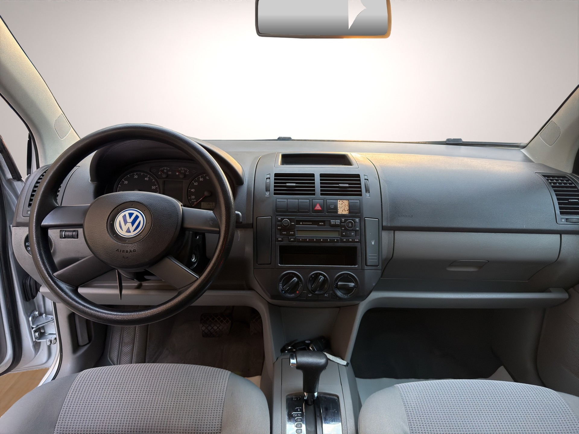 VW Polo 1.4 16V Highline-image-12