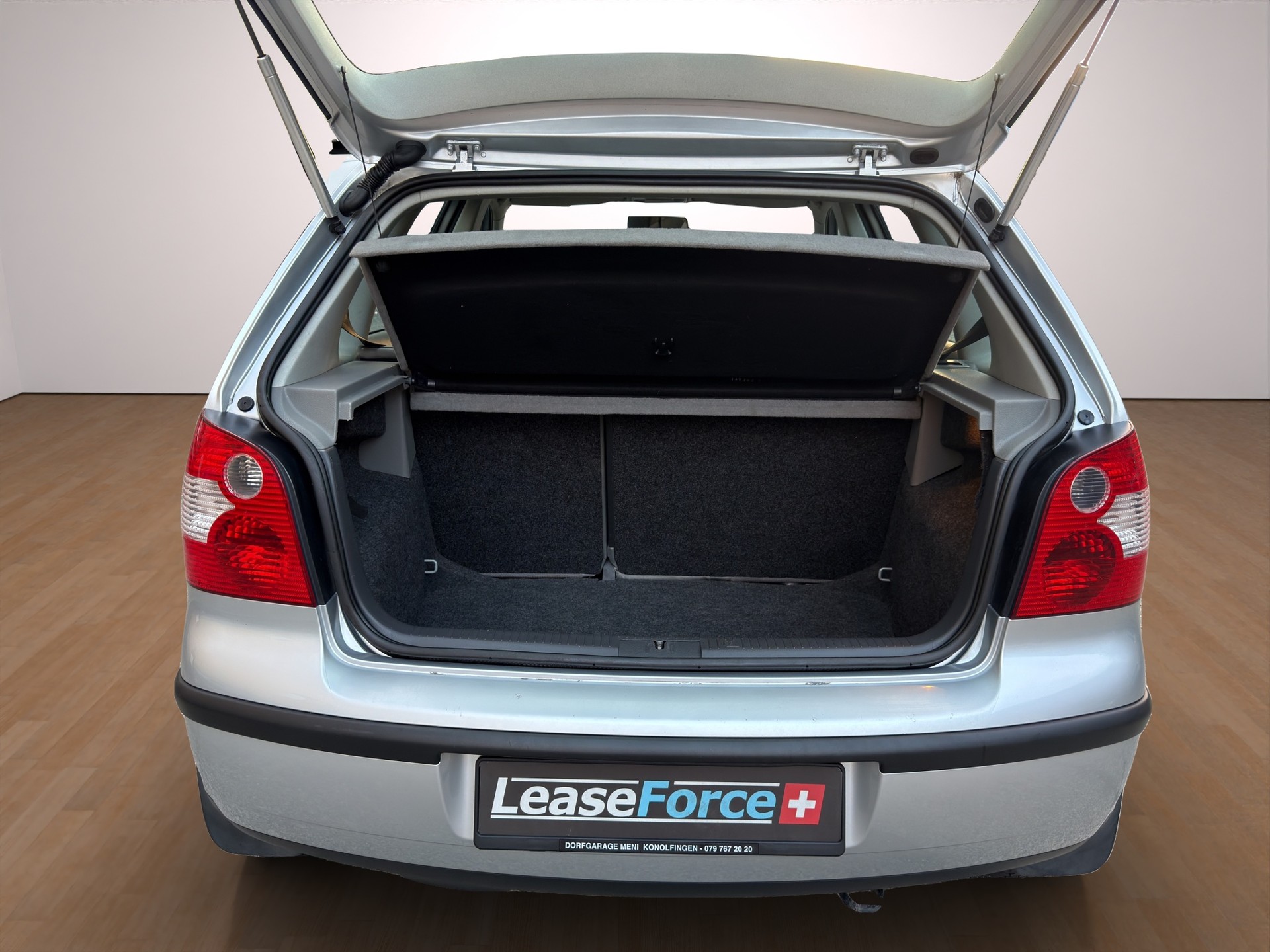 VW Polo 1.4 16V Highline-image-15