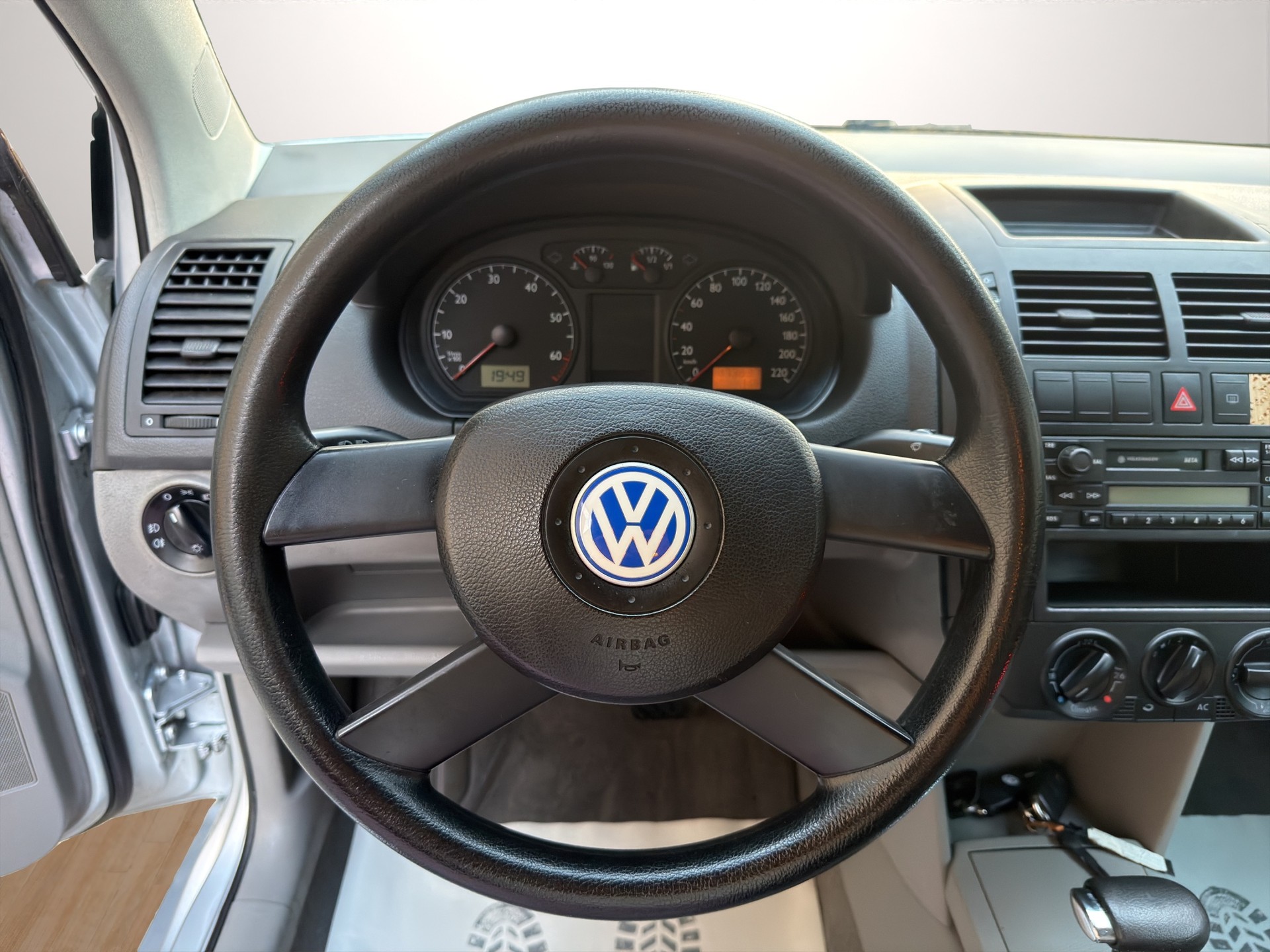 VW Polo 1.4 16V Highline-image-9