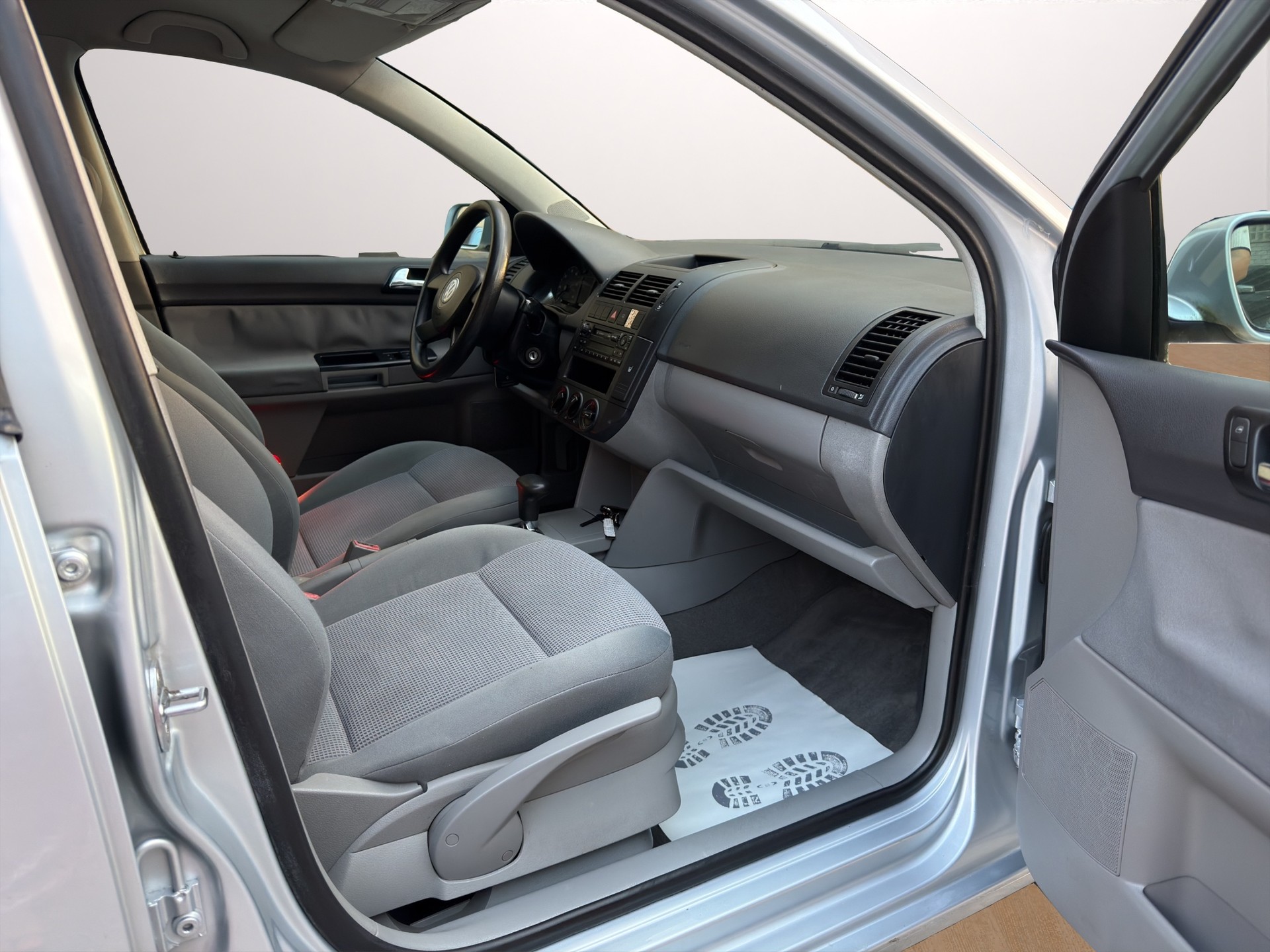 VW Polo 1.4 16V Highline-image-14