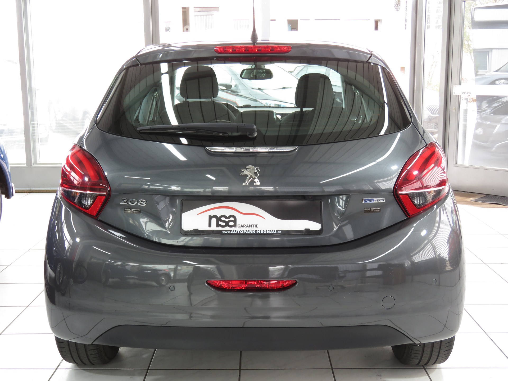 PEUGEOT 208 1.2 PureTech Allure-image-4