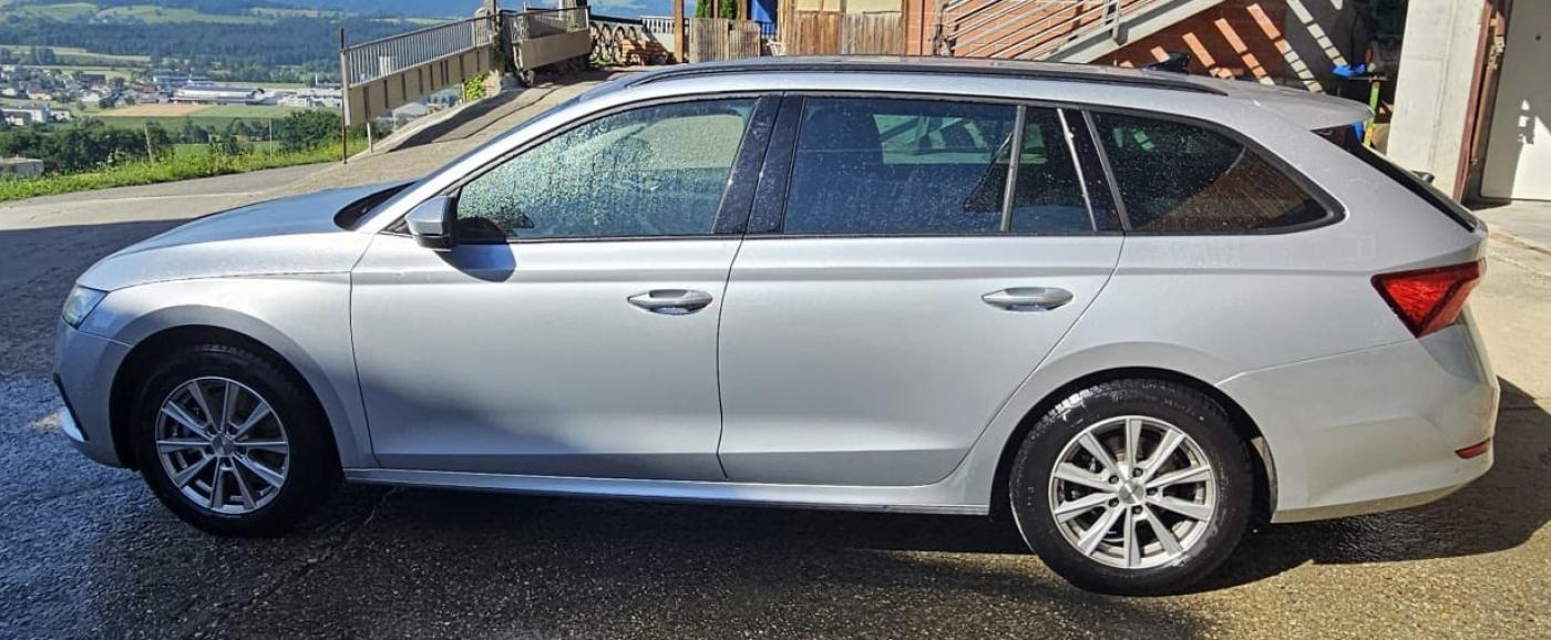 SKODA Octavia Combi 2.0 TDI DSG Ambition 4x4-image-2
