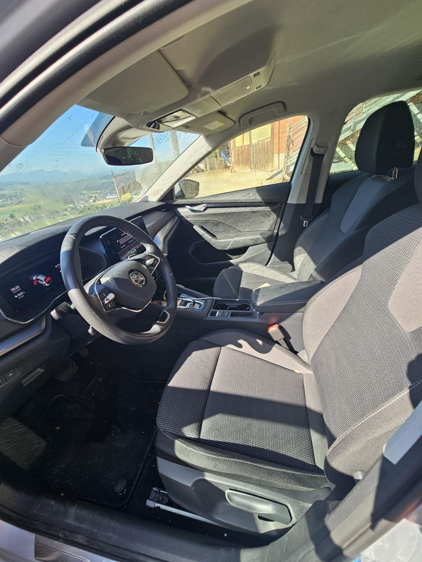 SKODA Octavia Combi 2.0 TDI DSG Ambition 4x4-image-6