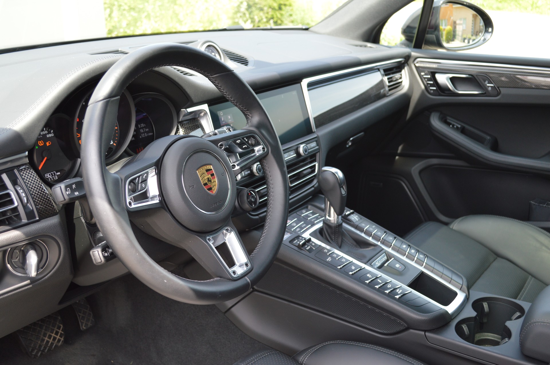 PORSCHE Macan GTS PDK-image-13