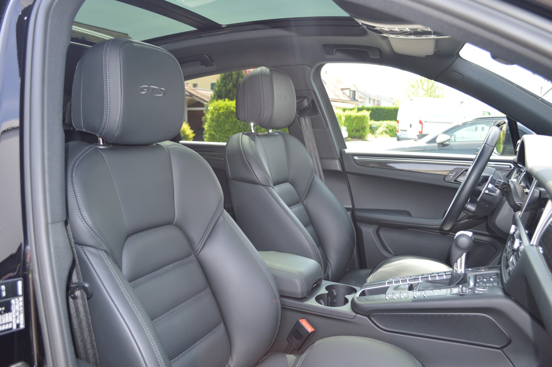 PORSCHE Macan GTS PDK-image-21