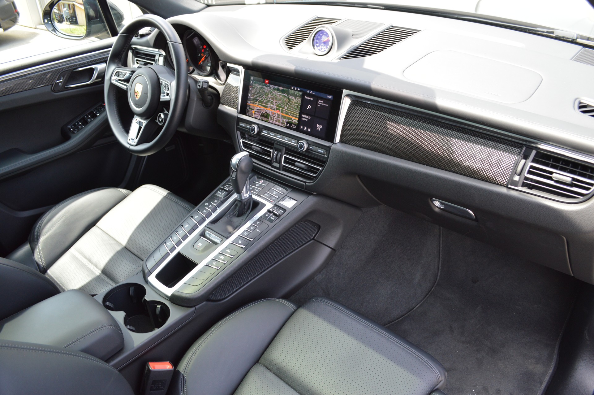 PORSCHE Macan GTS PDK-image-20