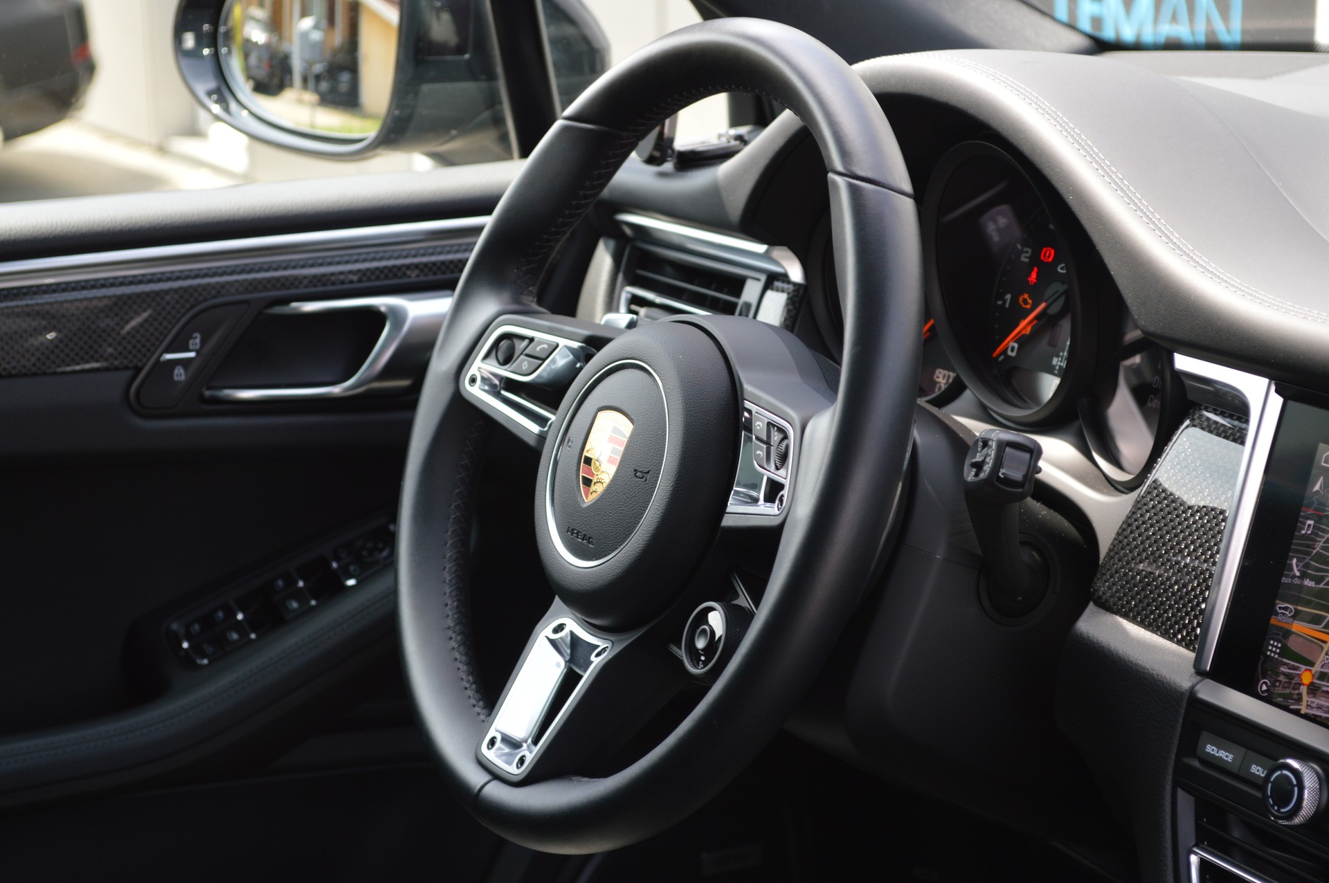 PORSCHE Macan GTS PDK-image-19