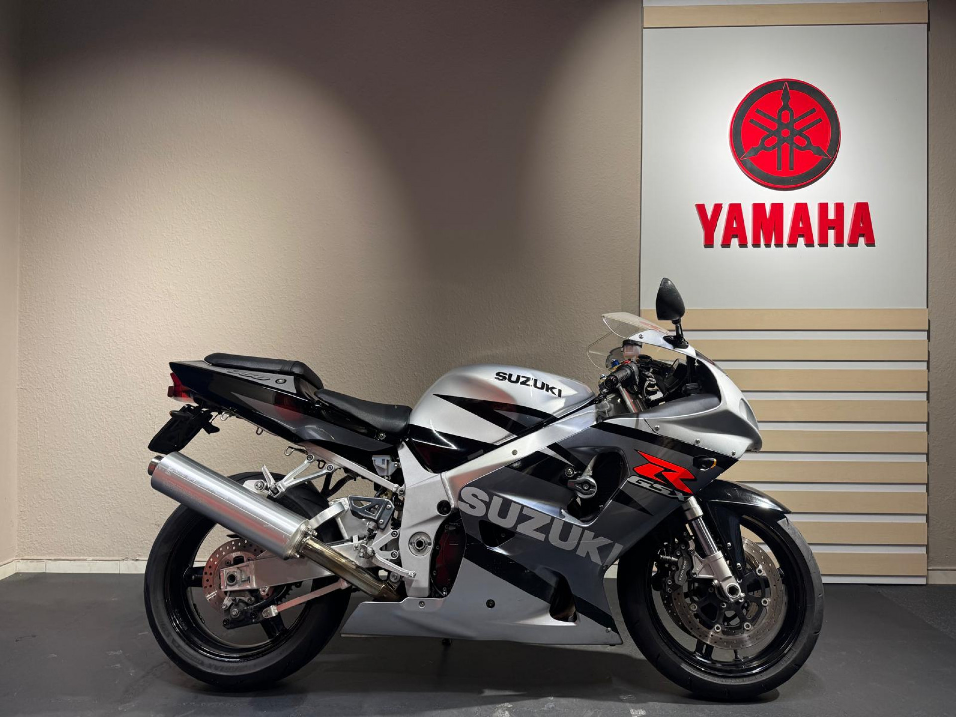 SUZUKI GSX-R 750