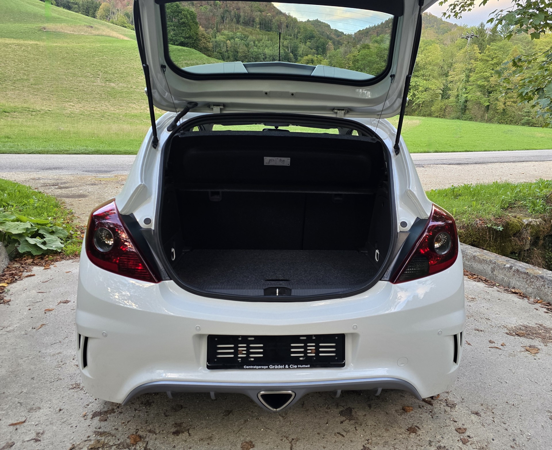 OPEL Corsa 1.6 Turbo OPC-image-9