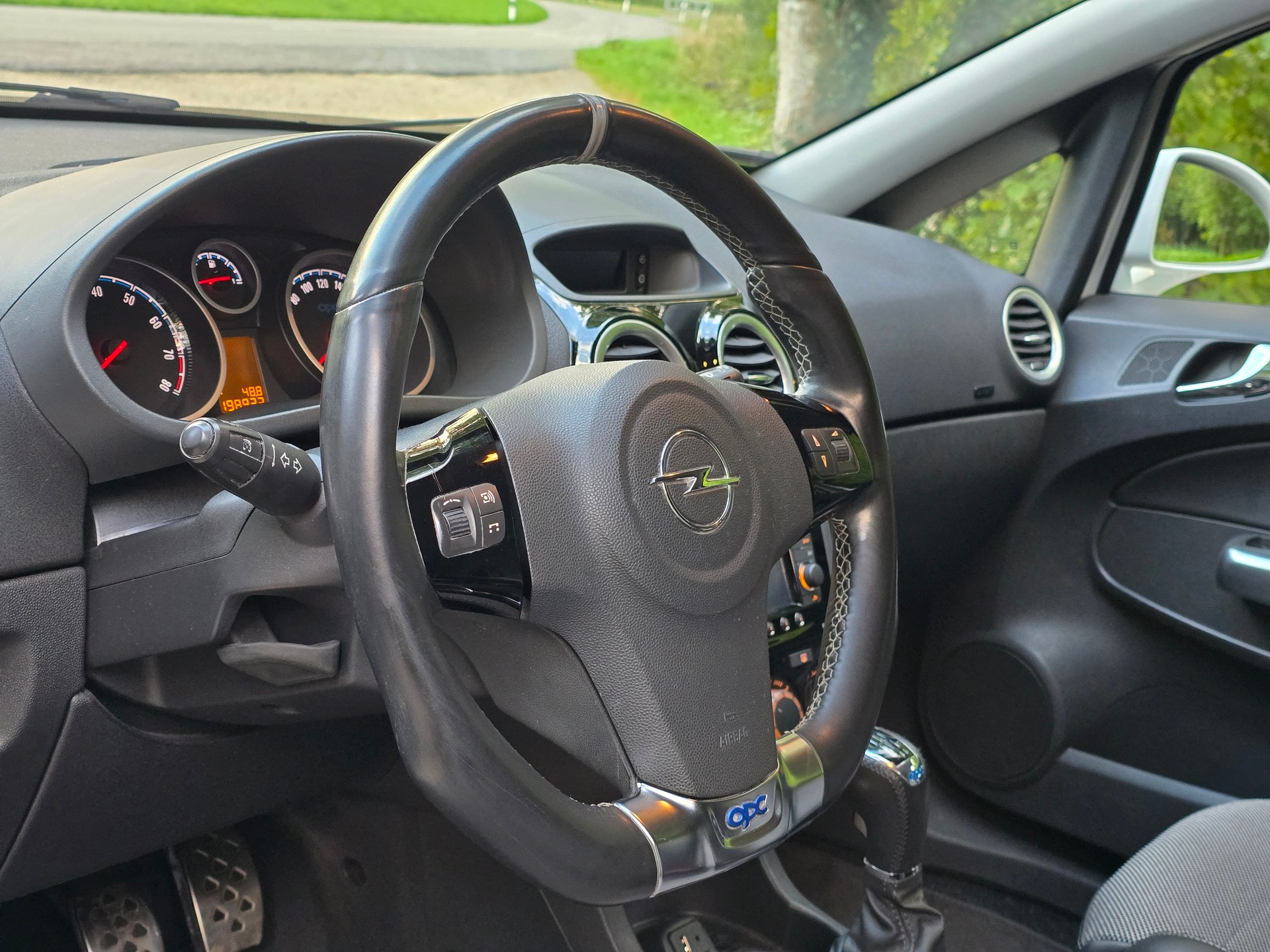 OPEL Corsa 1.6 Turbo OPC-image-3