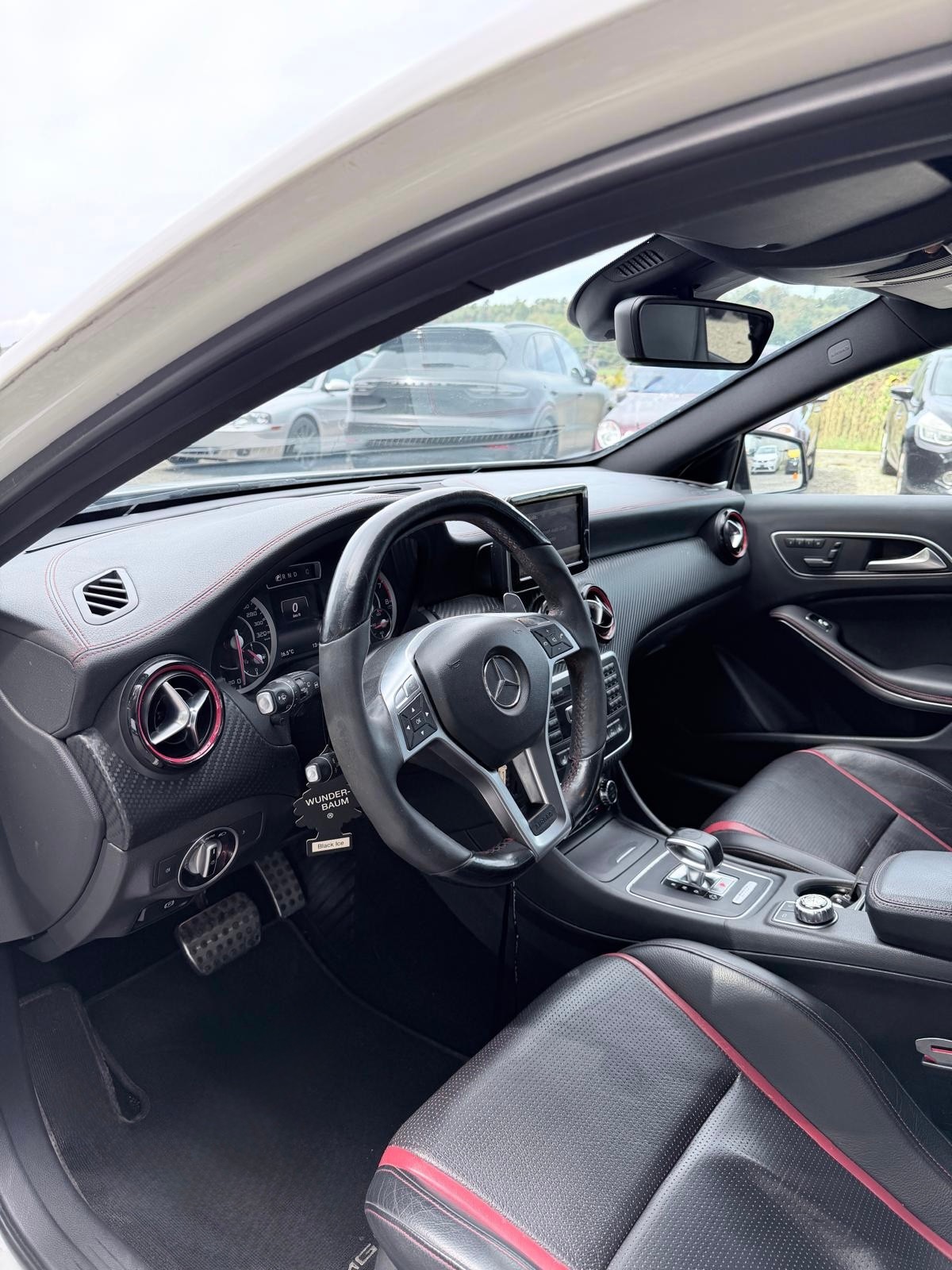 MERCEDES-BENZ A 45 AMG 4m-image-4