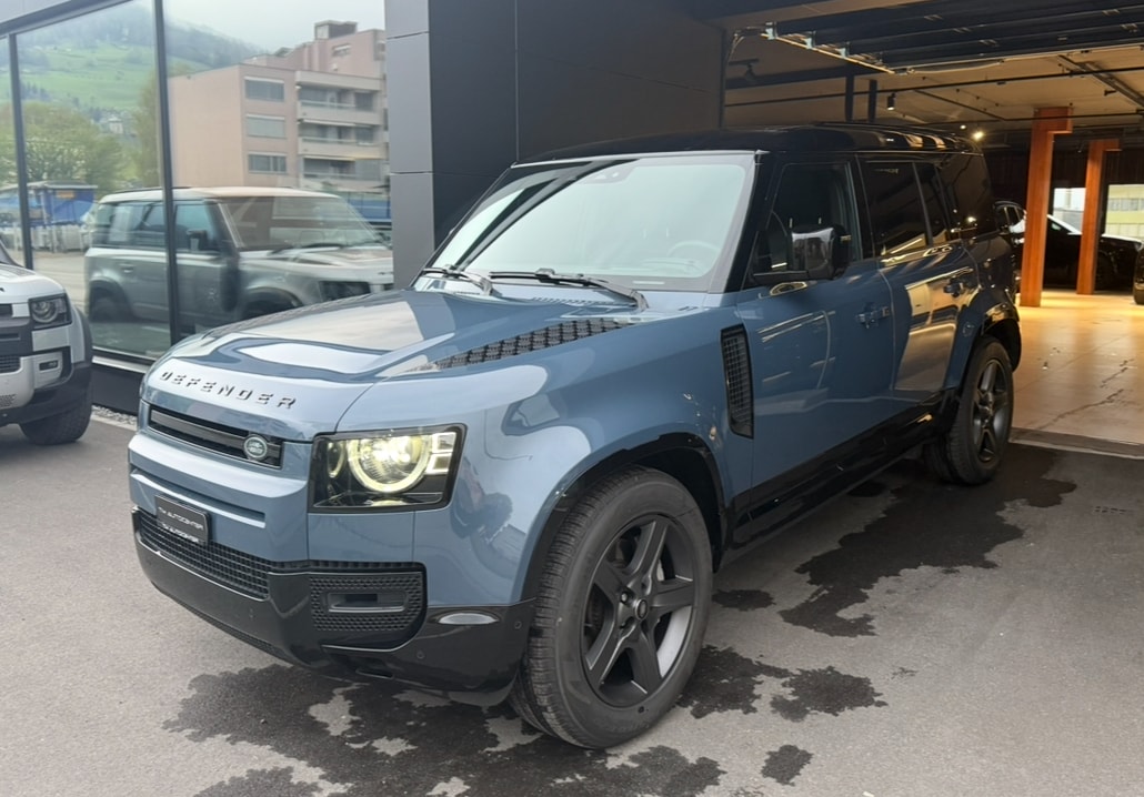 LAND ROVER Defender 110 3.0 D I6 300 X-Dynamic SE AWD AT8-image-0