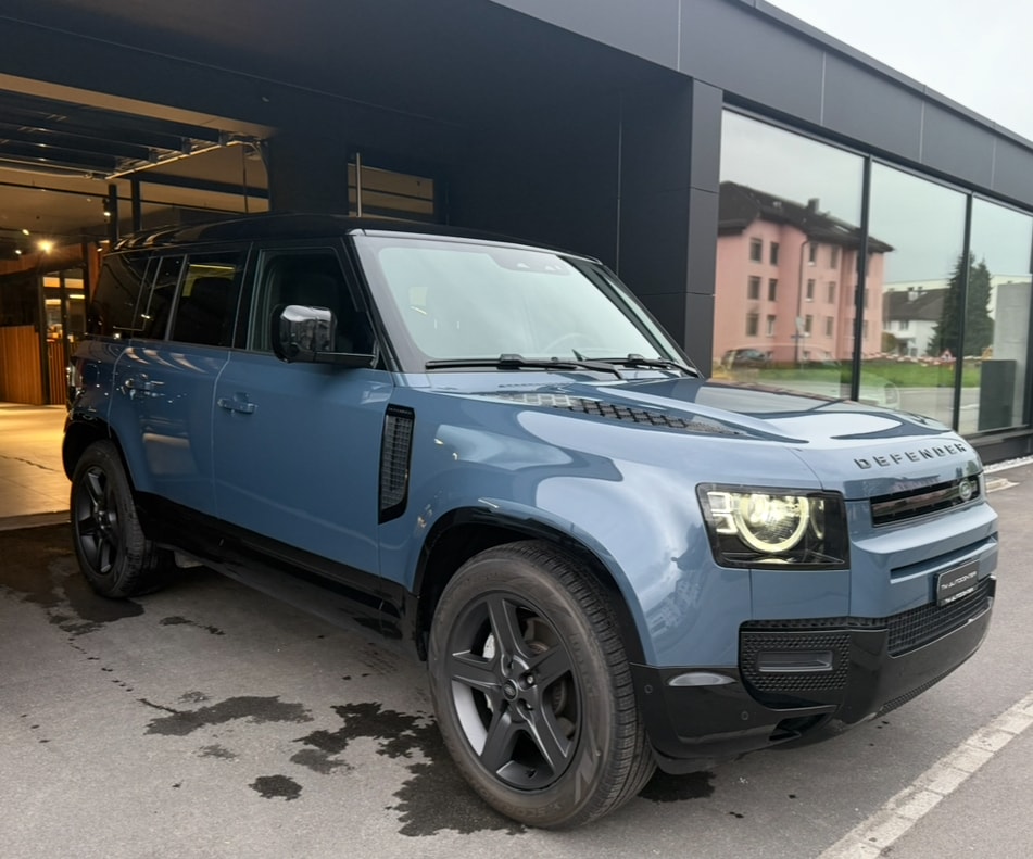 LAND ROVER Defender 110 3.0 D I6 300 X-Dynamic SE AWD AT8-image-1