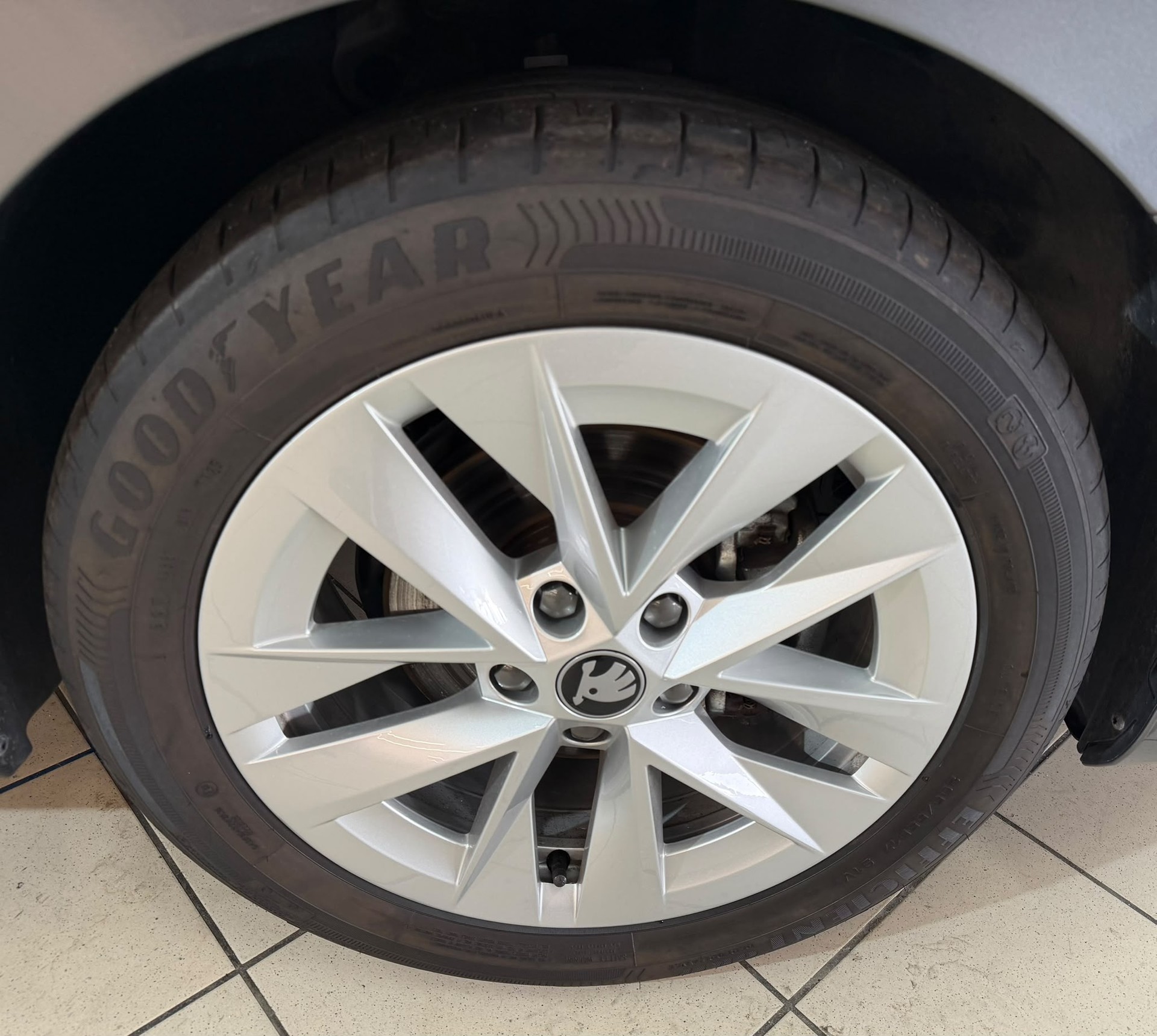 SKODA Octavia Combi 1.5 TSI mHEV DSG Selection-image-5