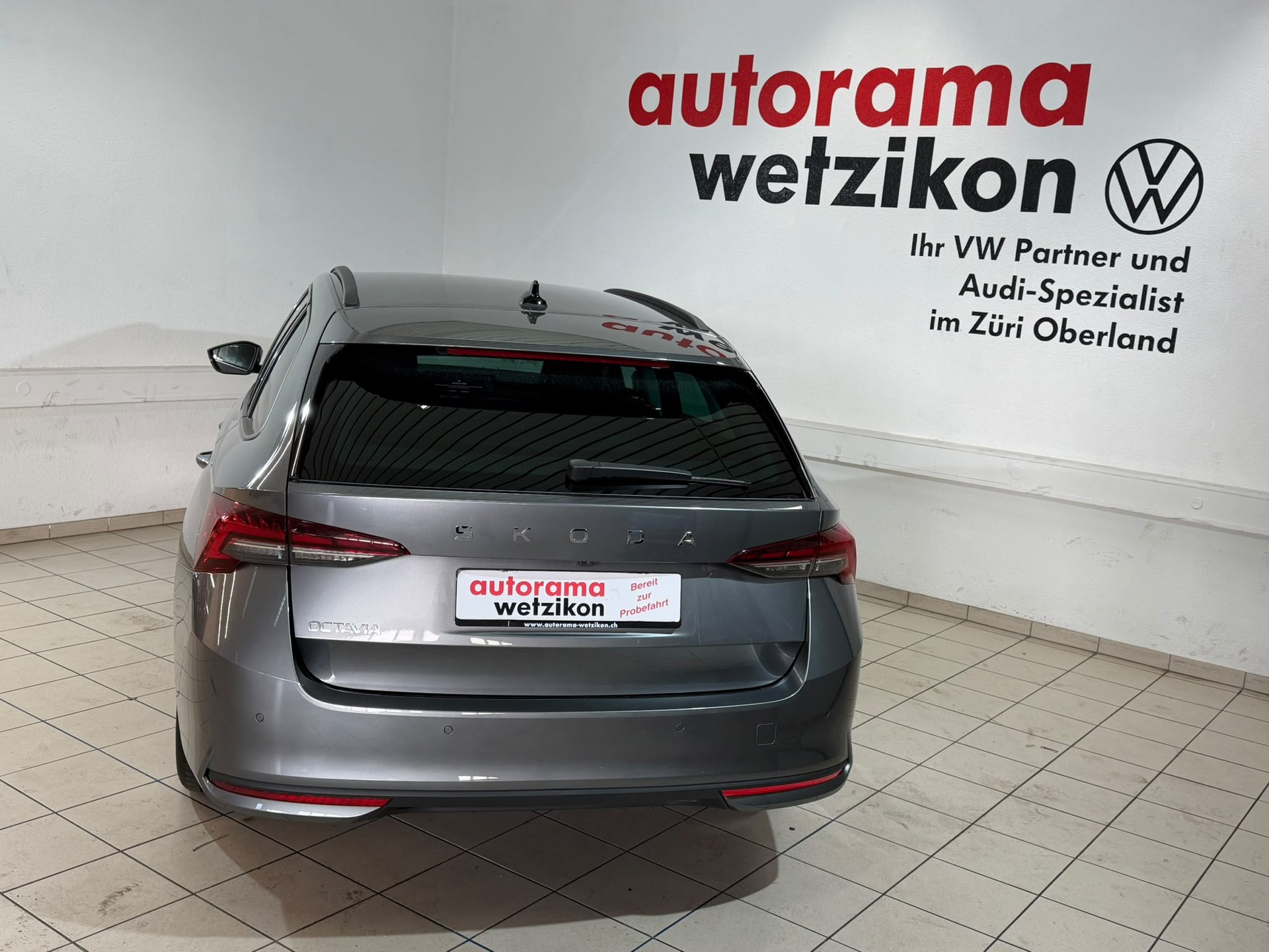 SKODA Octavia Combi 1.5 TSI mHEV DSG Selection-image-3