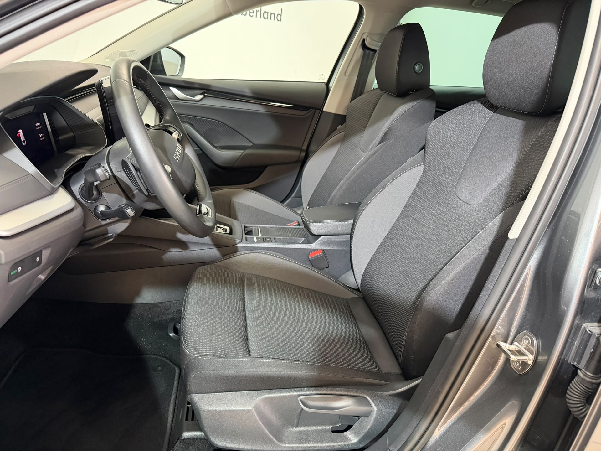 SKODA Octavia Combi 1.5 TSI mHEV DSG Selection-image-6