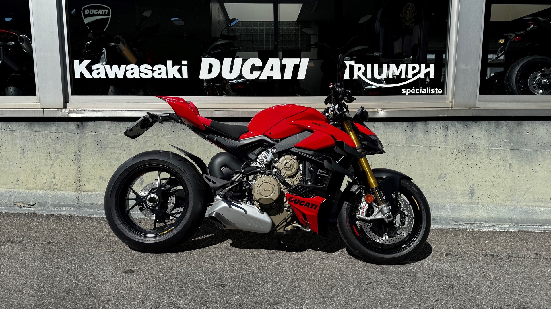 DUCATI Streetfighter V4 S