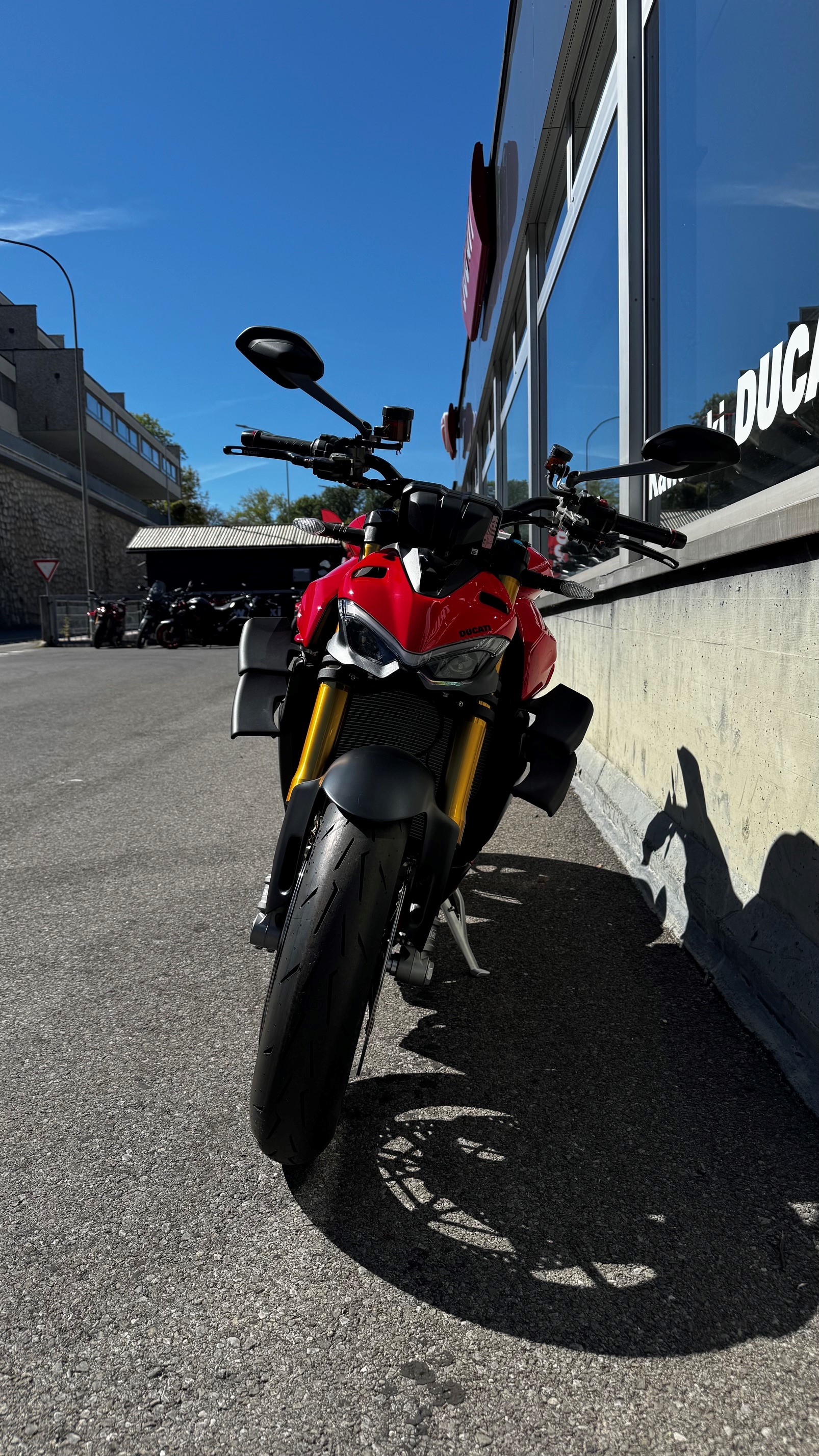 DUCATI Streetfighter V4 S-showroom-element-2