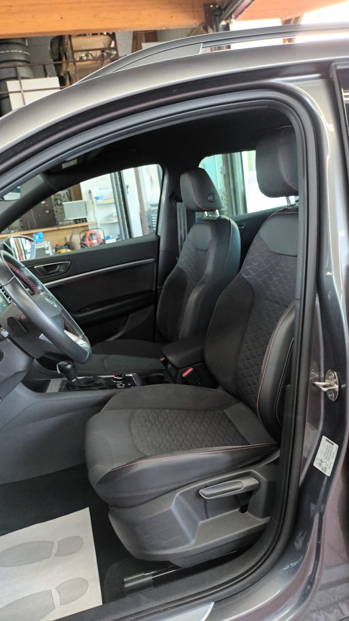 SEAT Ateca 2.0 TSI Hola FR 4Drive DSG-image-12
