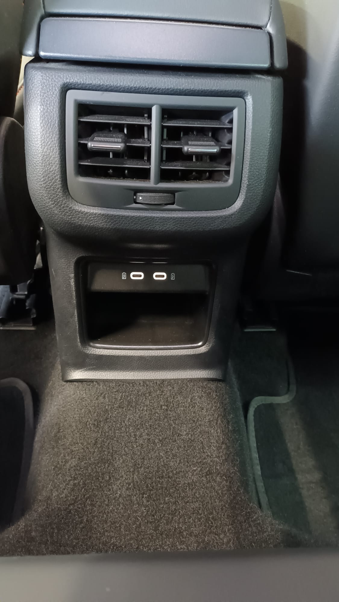 SEAT Ateca 2.0 TSI Hola FR 4Drive DSG-image-11