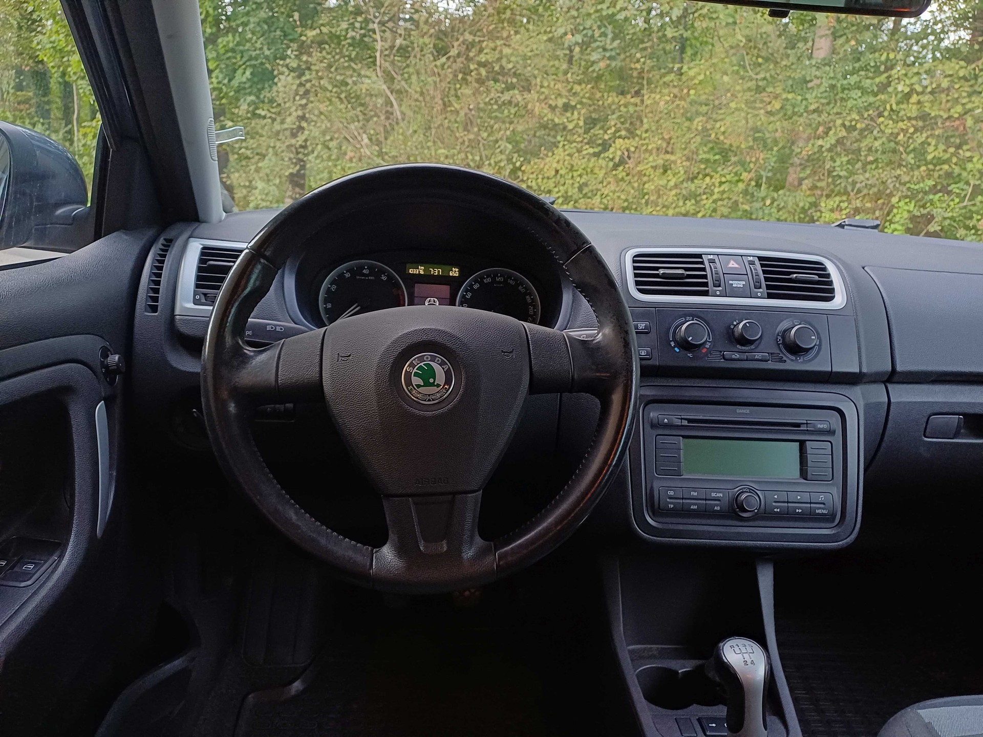 SKODA Fabia 1.6 Ambiente-image-5