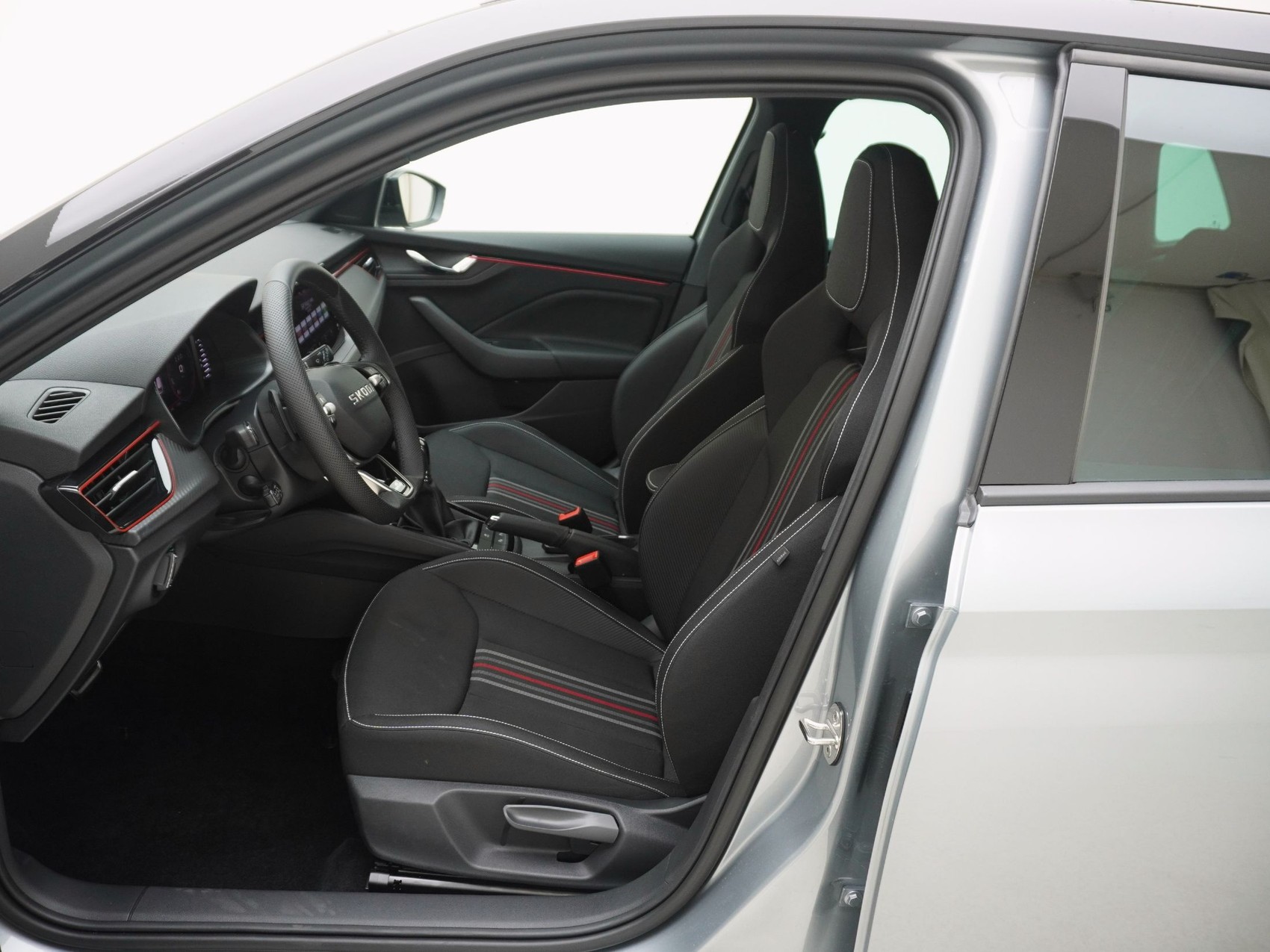 SKODA Kamiq 1.5 TSI Monte Carlo-image-9