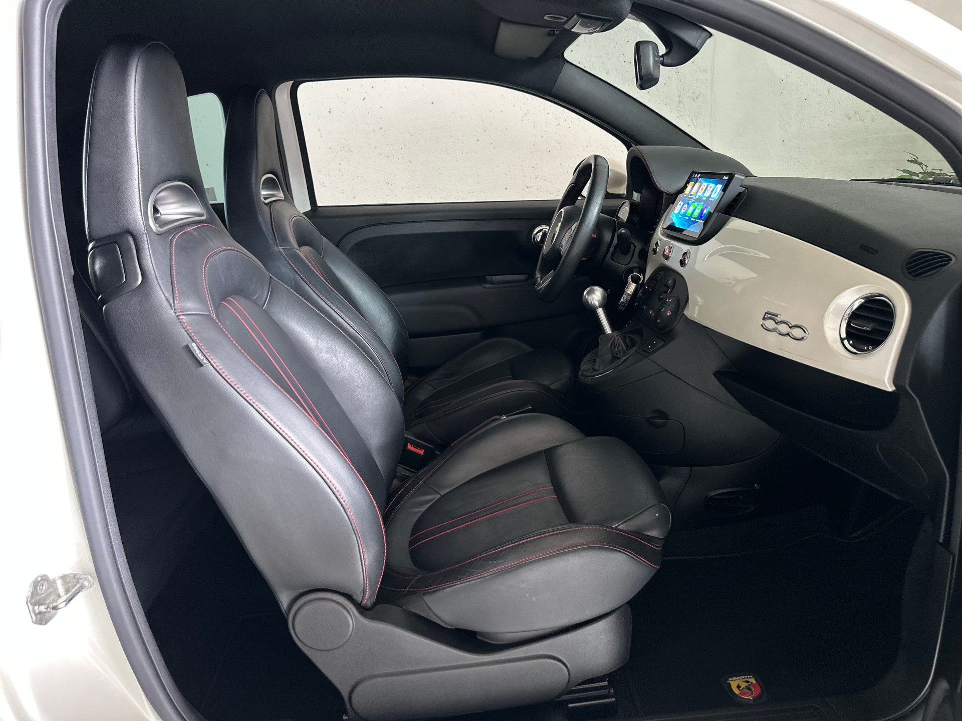 FIAT 500 1.4 16V Turbo Abarth 695 SS-image-12