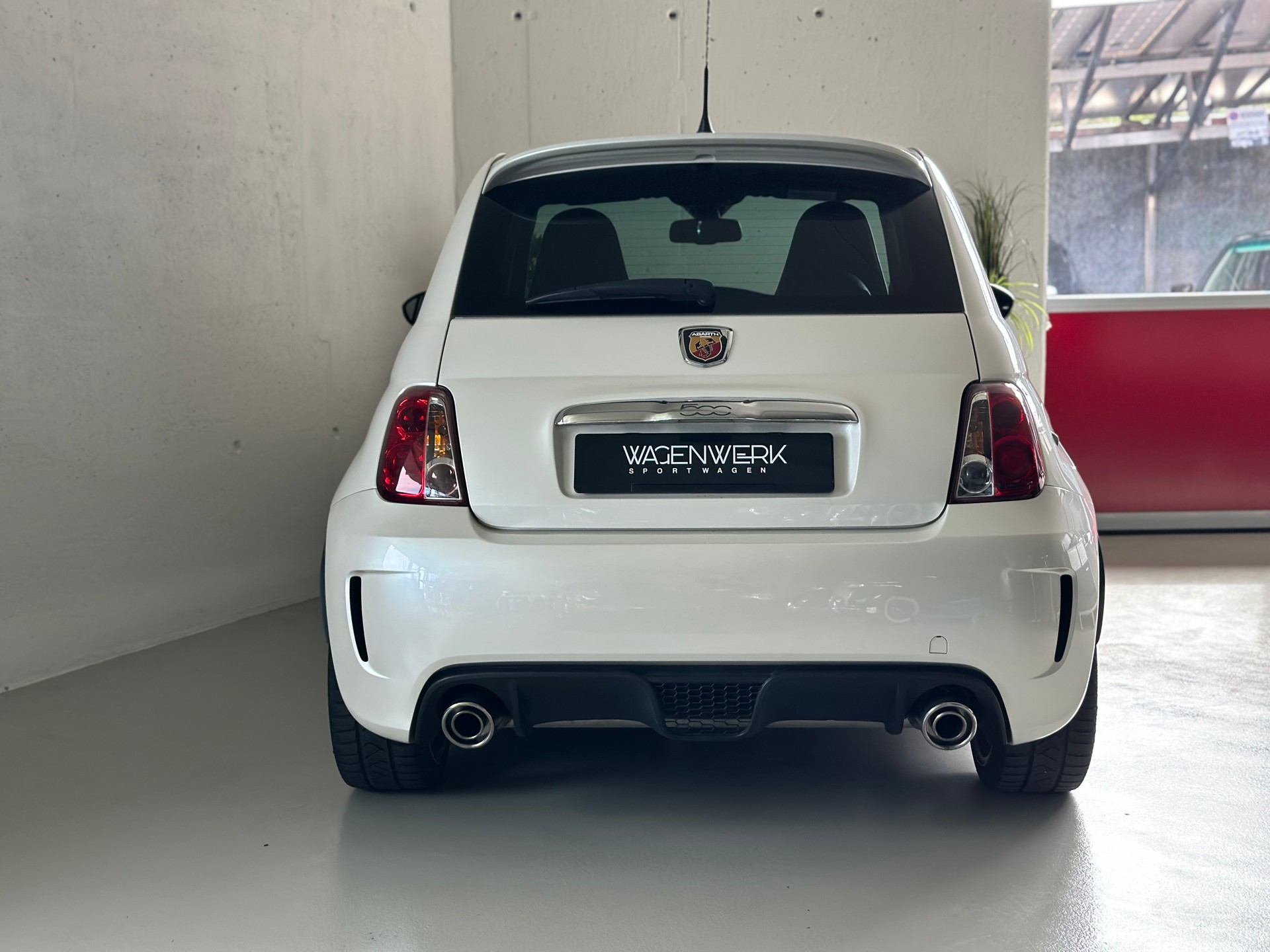 FIAT 500 1.4 16V Turbo Abarth 695 SS-image-8