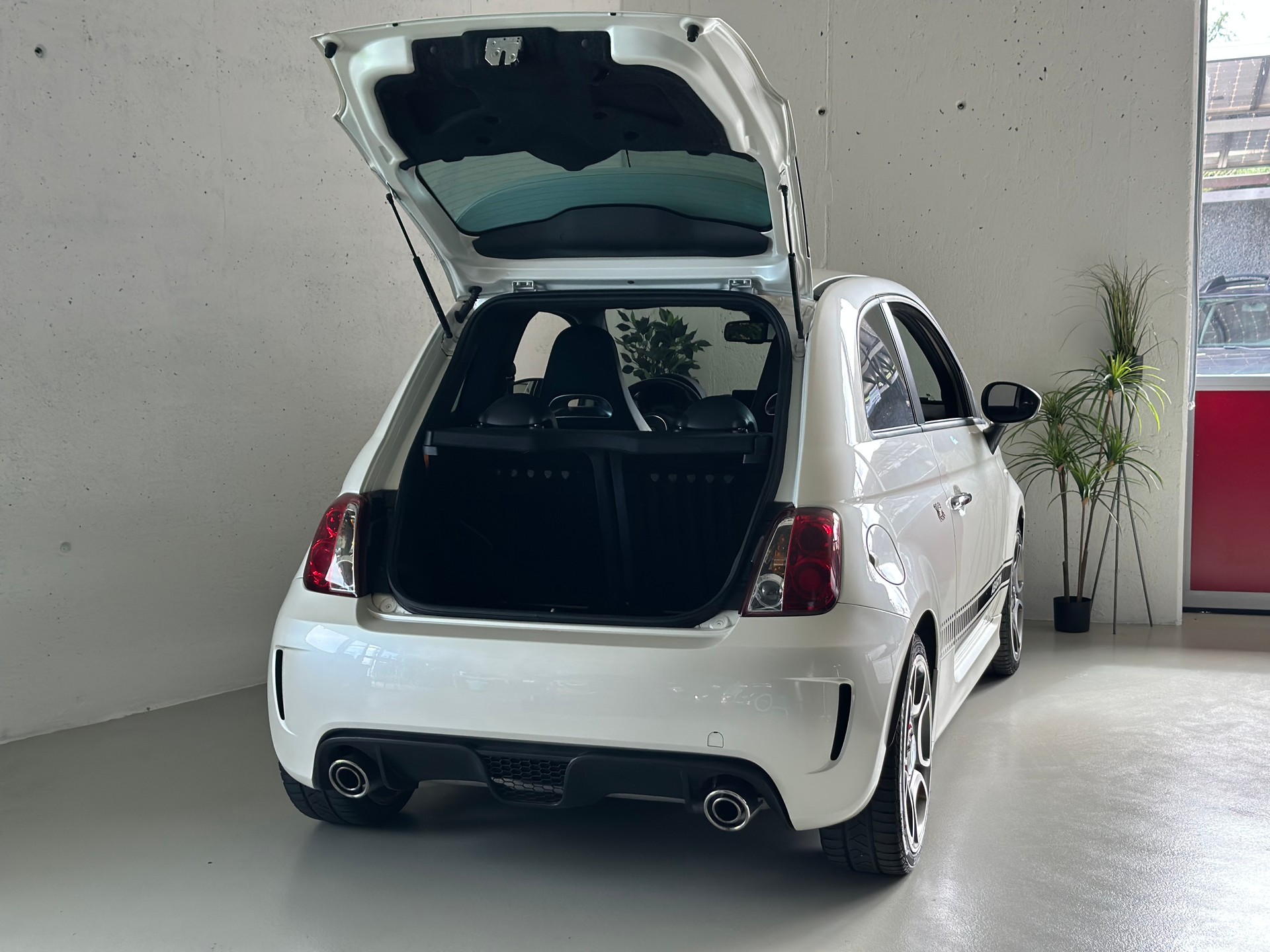 FIAT 500 1.4 16V Turbo Abarth 695 SS-image-10