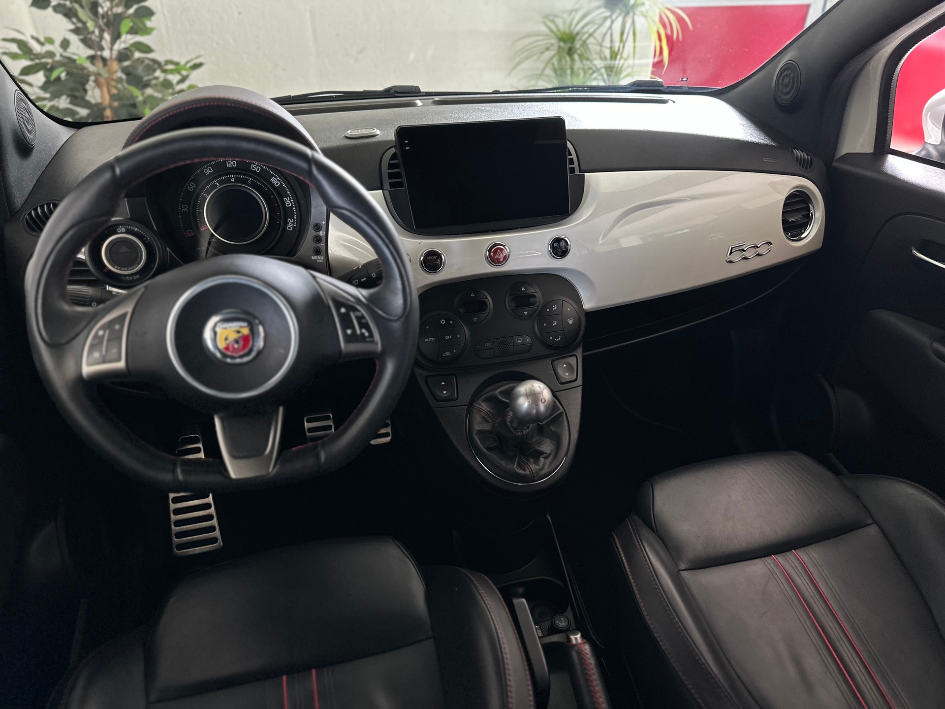 FIAT 500 1.4 16V Turbo Abarth 695 SS-image-21