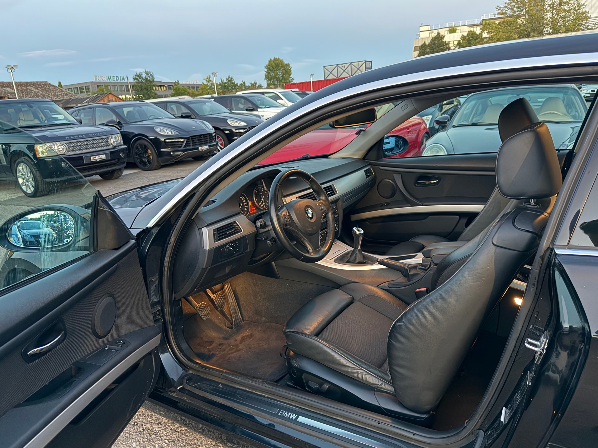 BMW 325xi Coupé / Frisch ab MFK / Schaltgetriebe / Xenon / Sportsitze / PDC-image-7