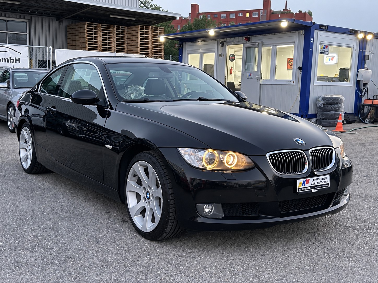 BMW 325xi Coupé / Frisch ab MFK / Schaltgetriebe / Xenon / Sportsitze / PDC-image-2
