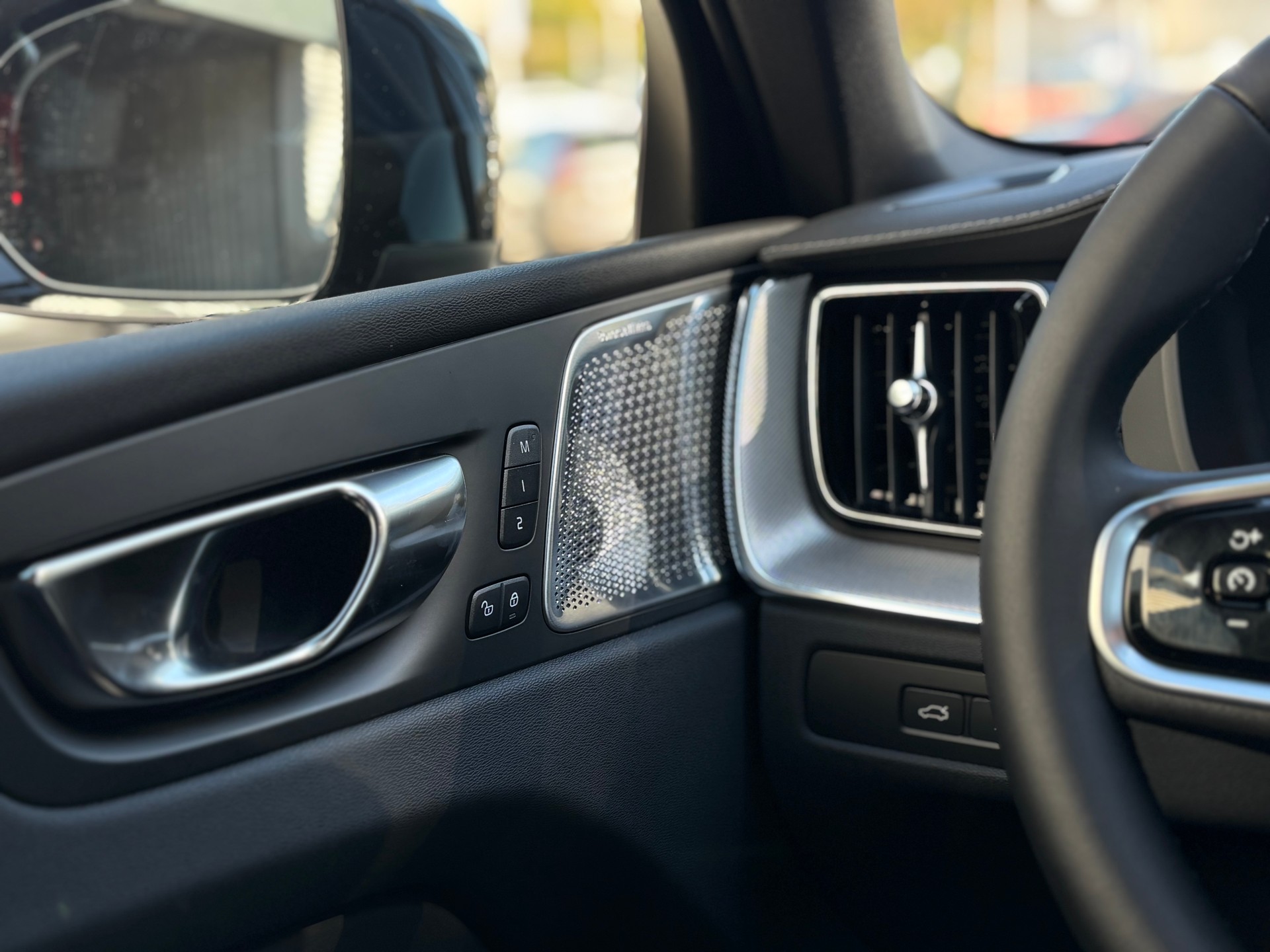 VOLVO XC60 2.0 T8 TE Ultra Dark eAWD-image-17