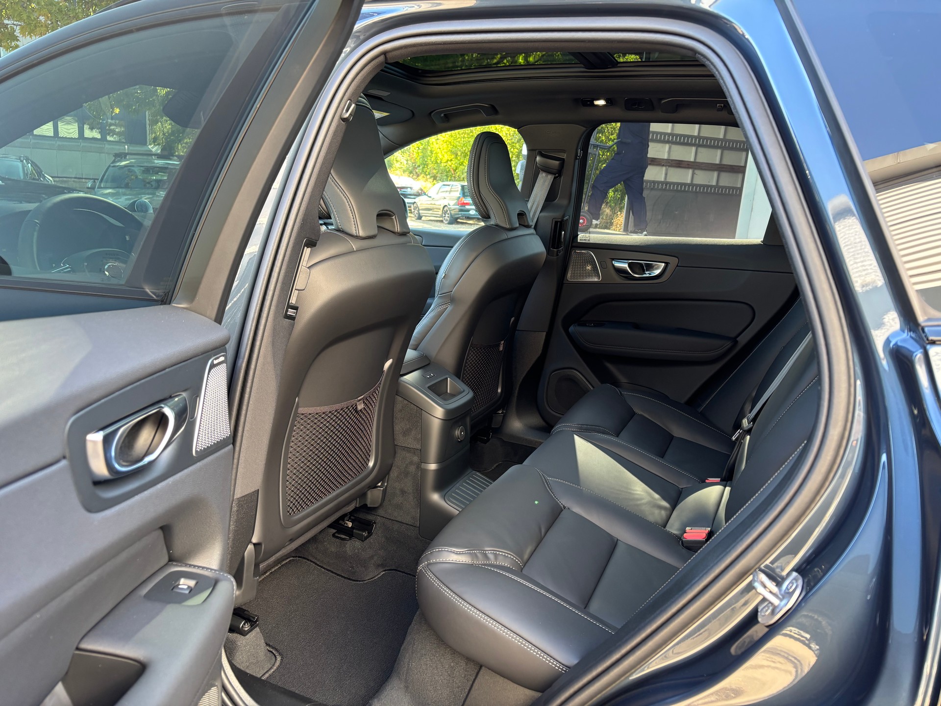VOLVO XC60 2.0 T8 TE Ultra Dark eAWD-image-11