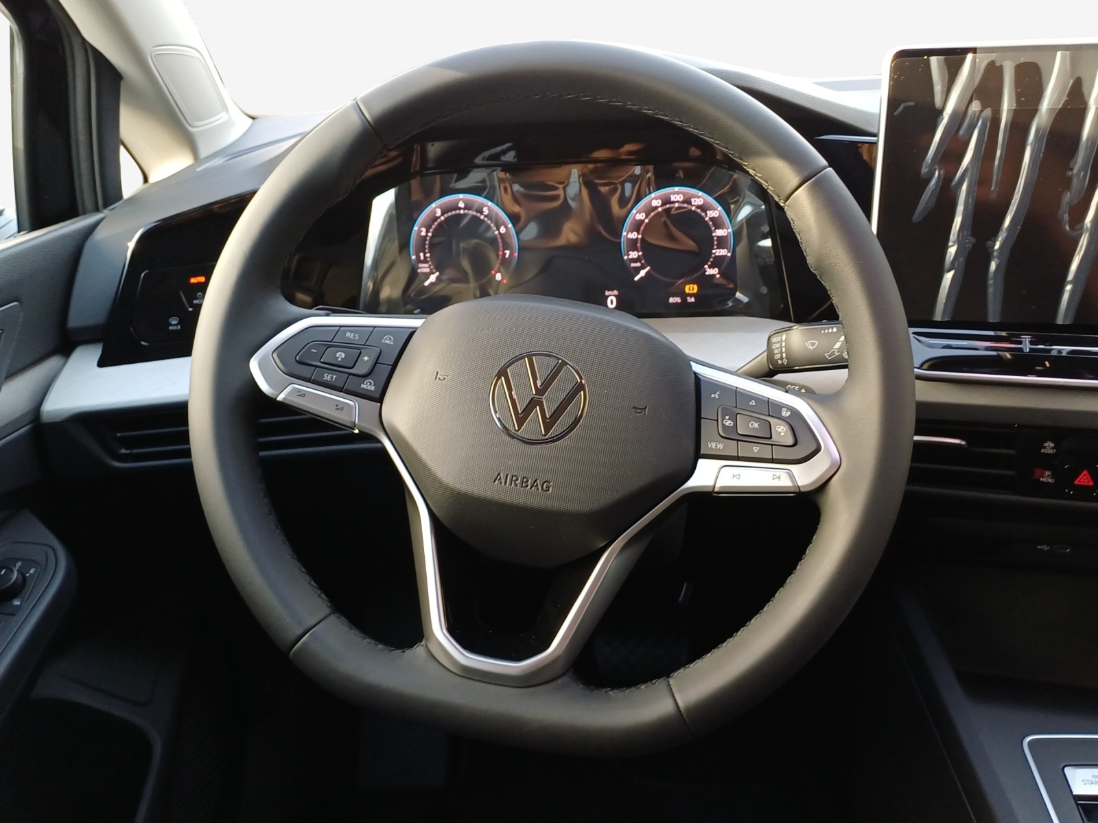 VW Golf 1.5 e TSI mHEV Value DSG-image-9