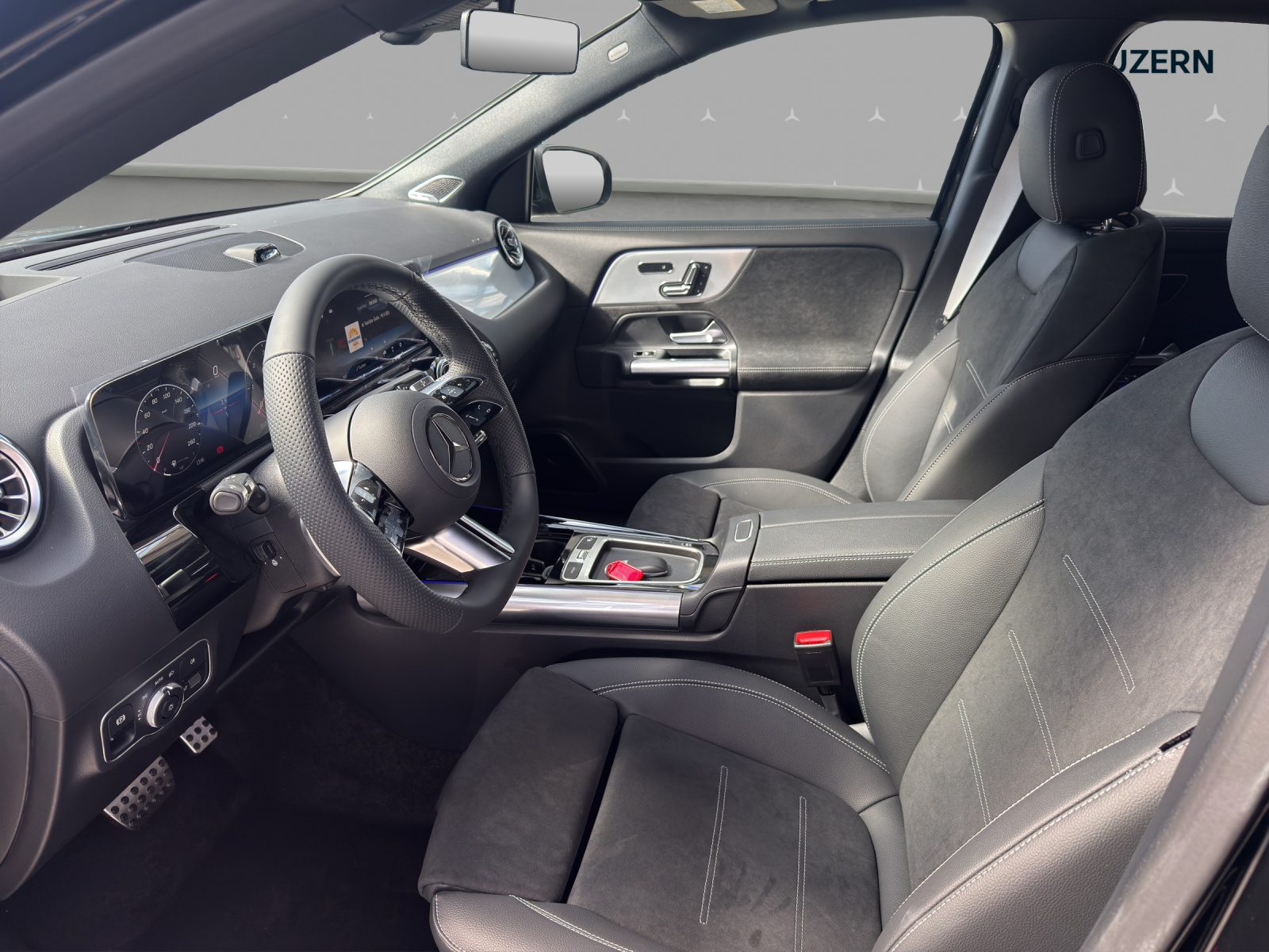 MERCEDES-BENZ GLA 220d 4Matic 8G-DCTSwiss Star-image-7