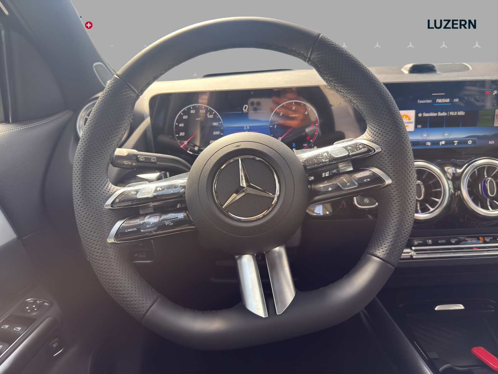 MERCEDES-BENZ GLA 220d 4Matic 8G-DCTSwiss Star-image-9