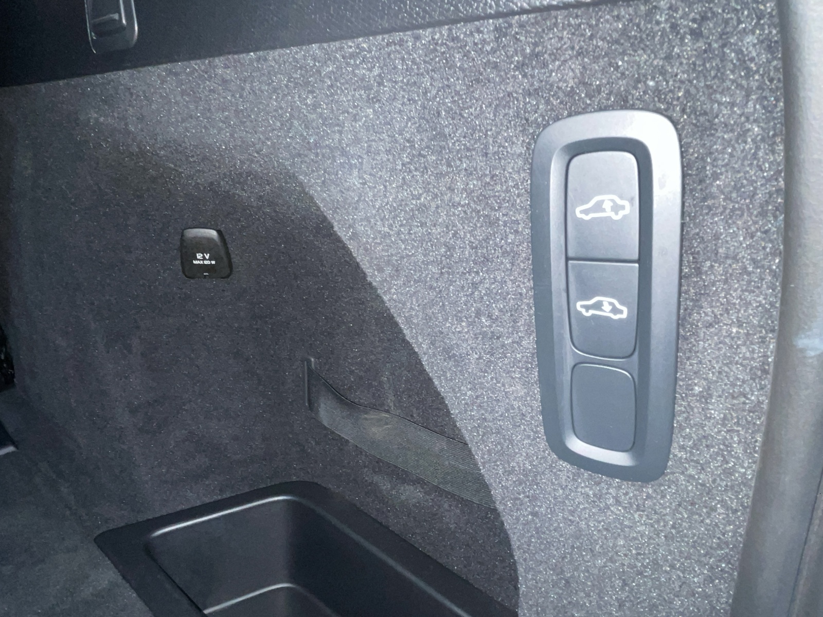 VOLVO XC90 2.0 T8 TE Plus Dark AWD-image-18