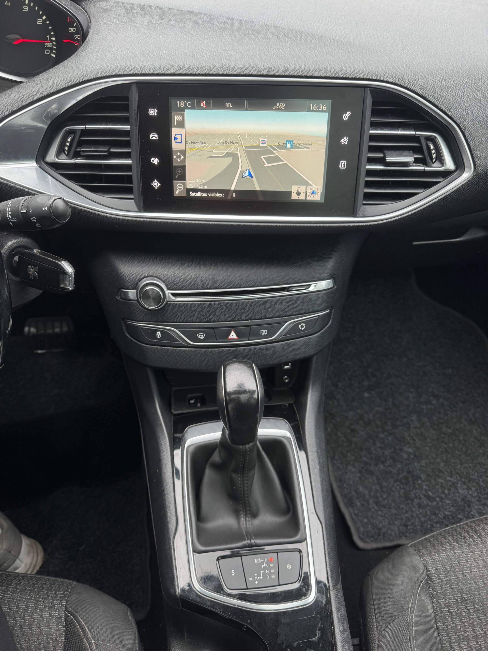 PEUGEOT 308 SW 1.2 THP Style Automatic-image-10