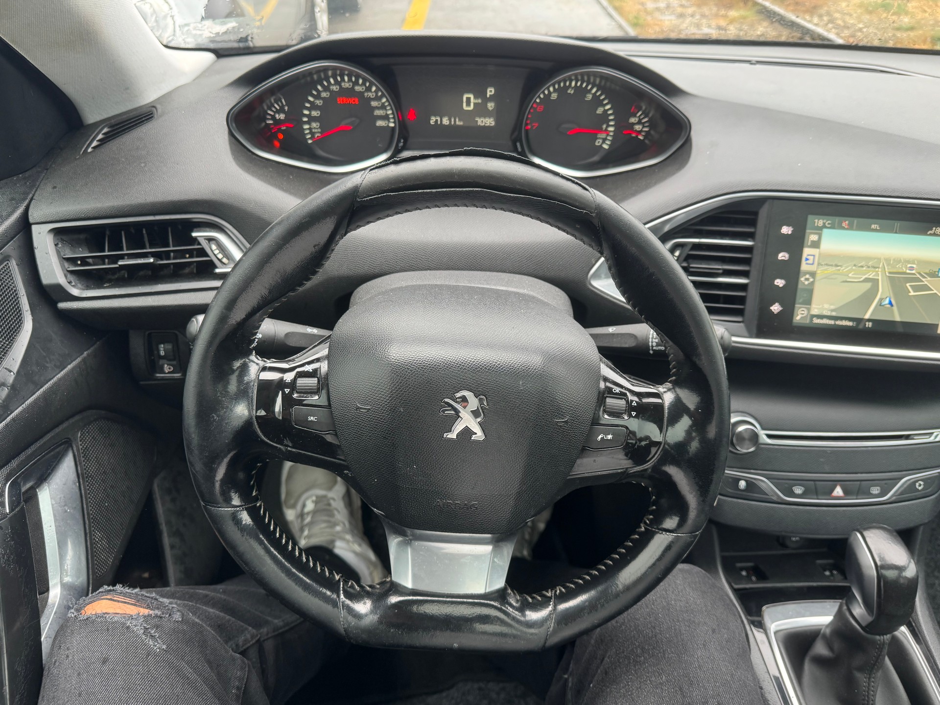 PEUGEOT 308 SW 1.2 THP Style Automatic-image-12