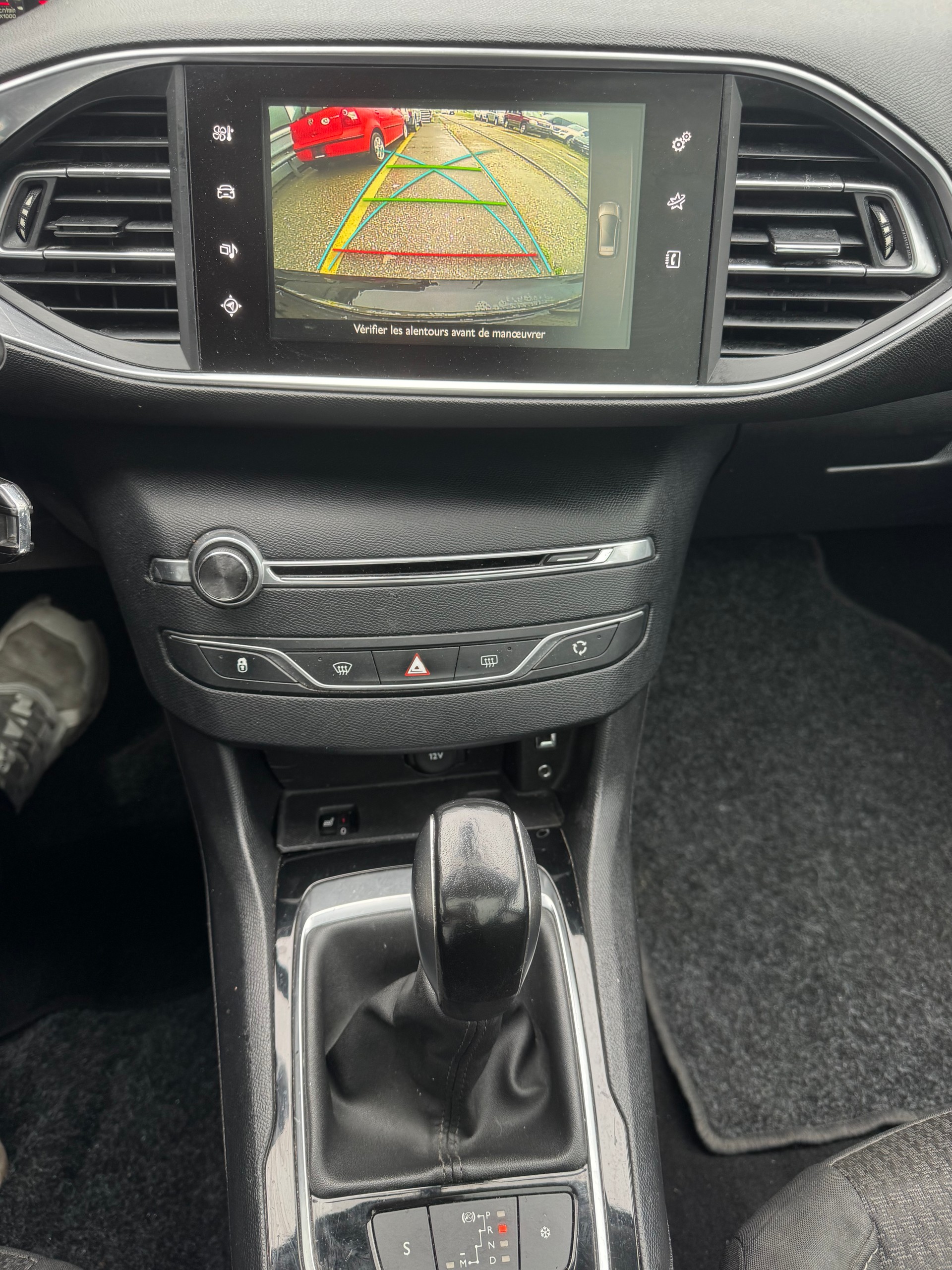 PEUGEOT 308 SW 1.2 THP Style Automatic-image-11