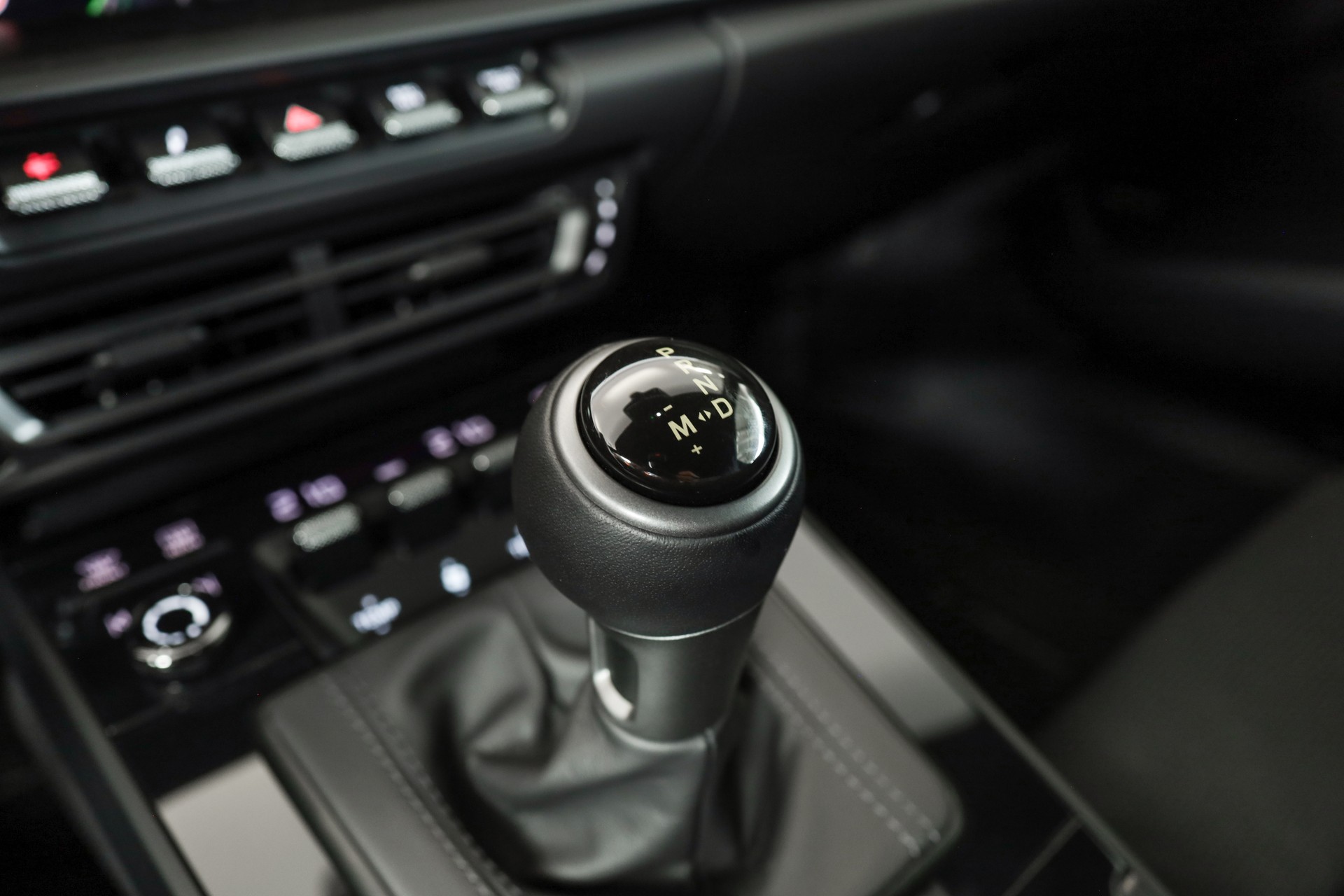 PORSCHE 911 GT3 Touring PDK Sièges Sport Plus cuir / Échappement sport / Caméra de recul-image-25