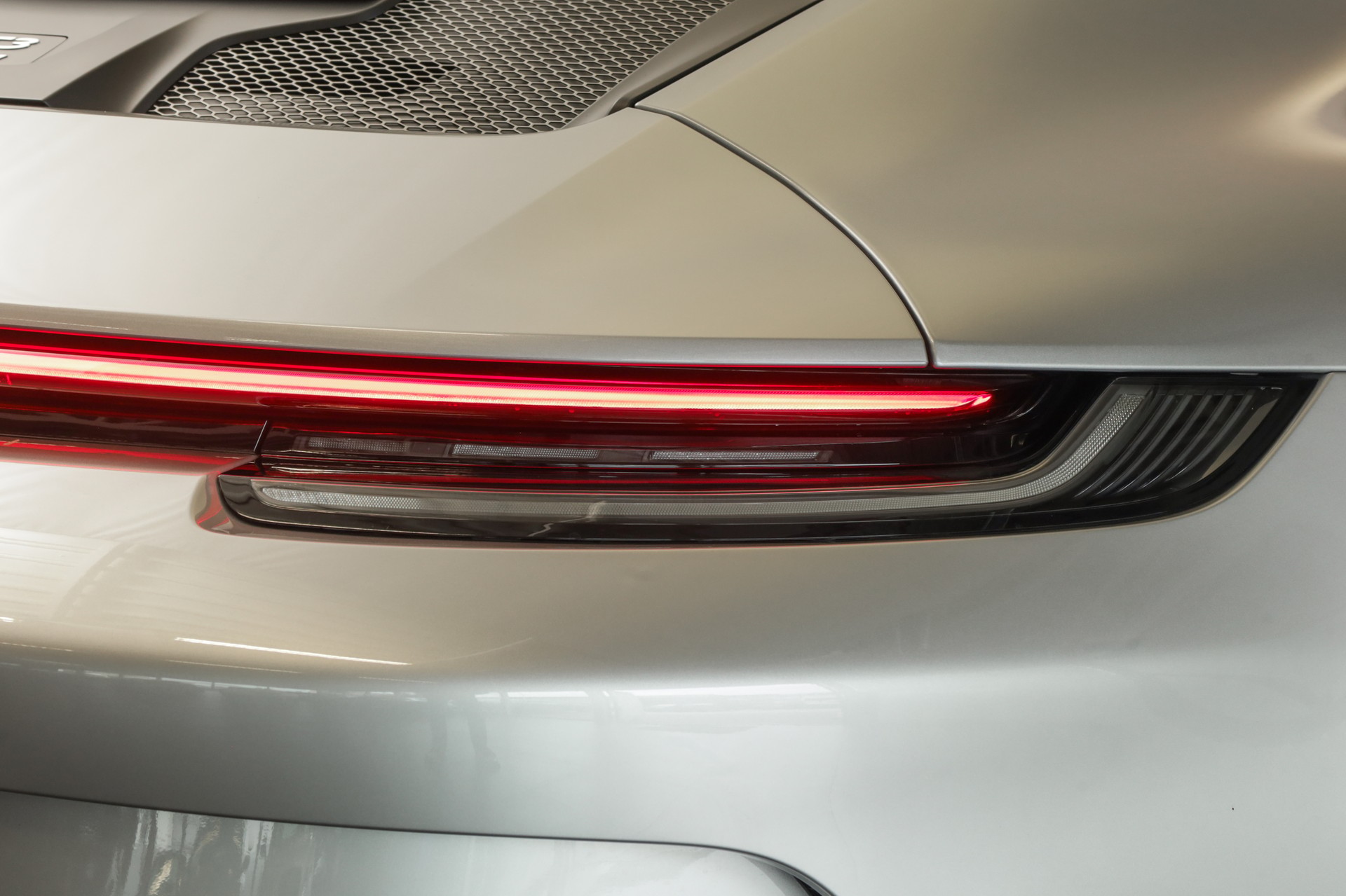 PORSCHE 911 GT3 Touring PDK Sièges Sport Plus cuir / Échappement sport / Caméra de recul-image-12