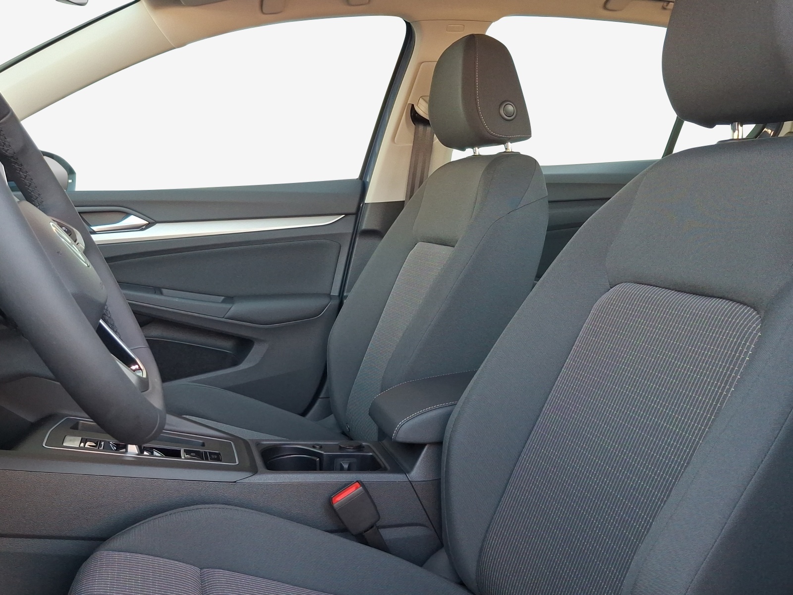VW Golf 1.5 e TSI mHEV Value DSG-image-7