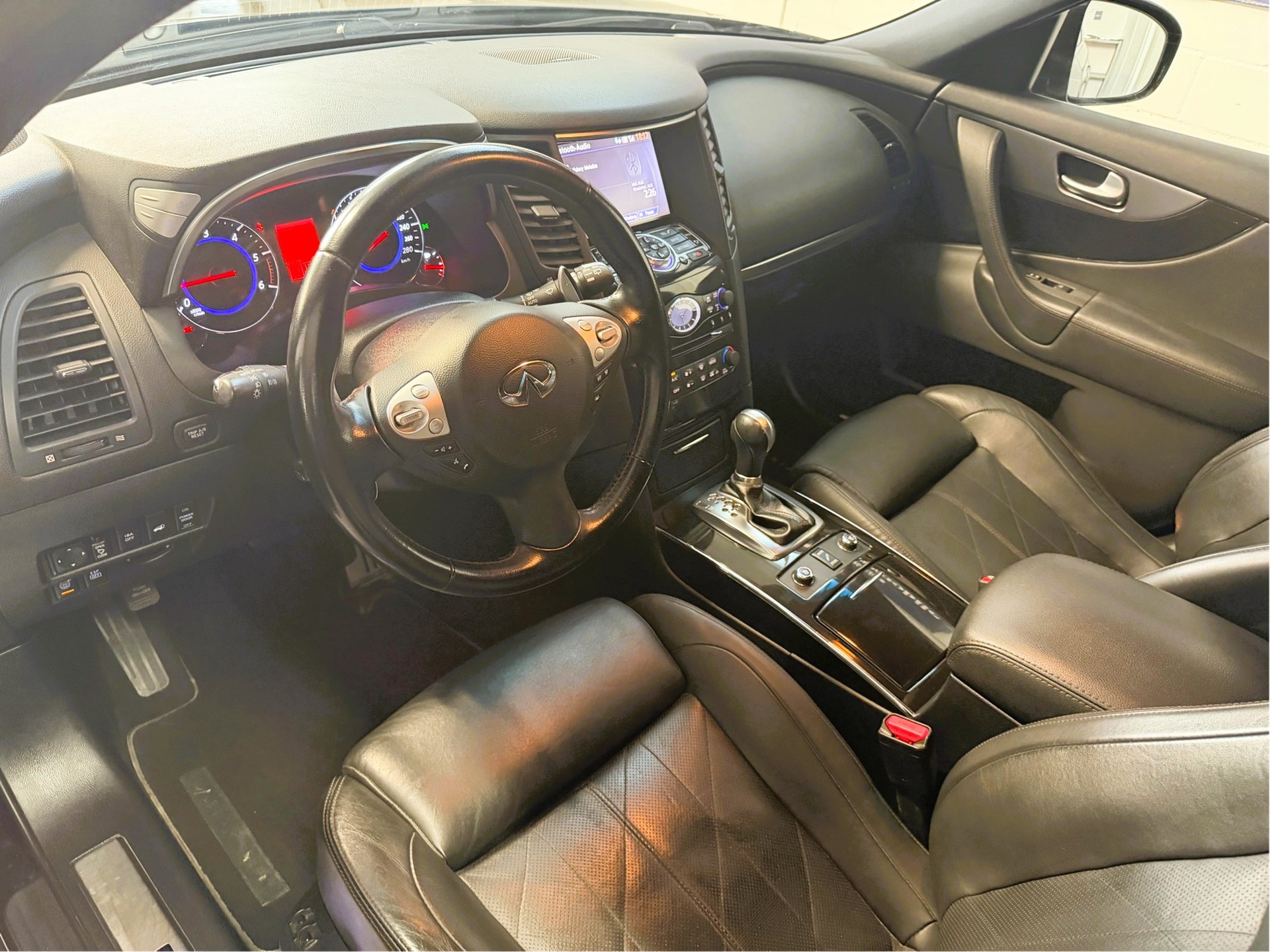 INFINITI FX30d S Premium AWD Automatic-image-5
