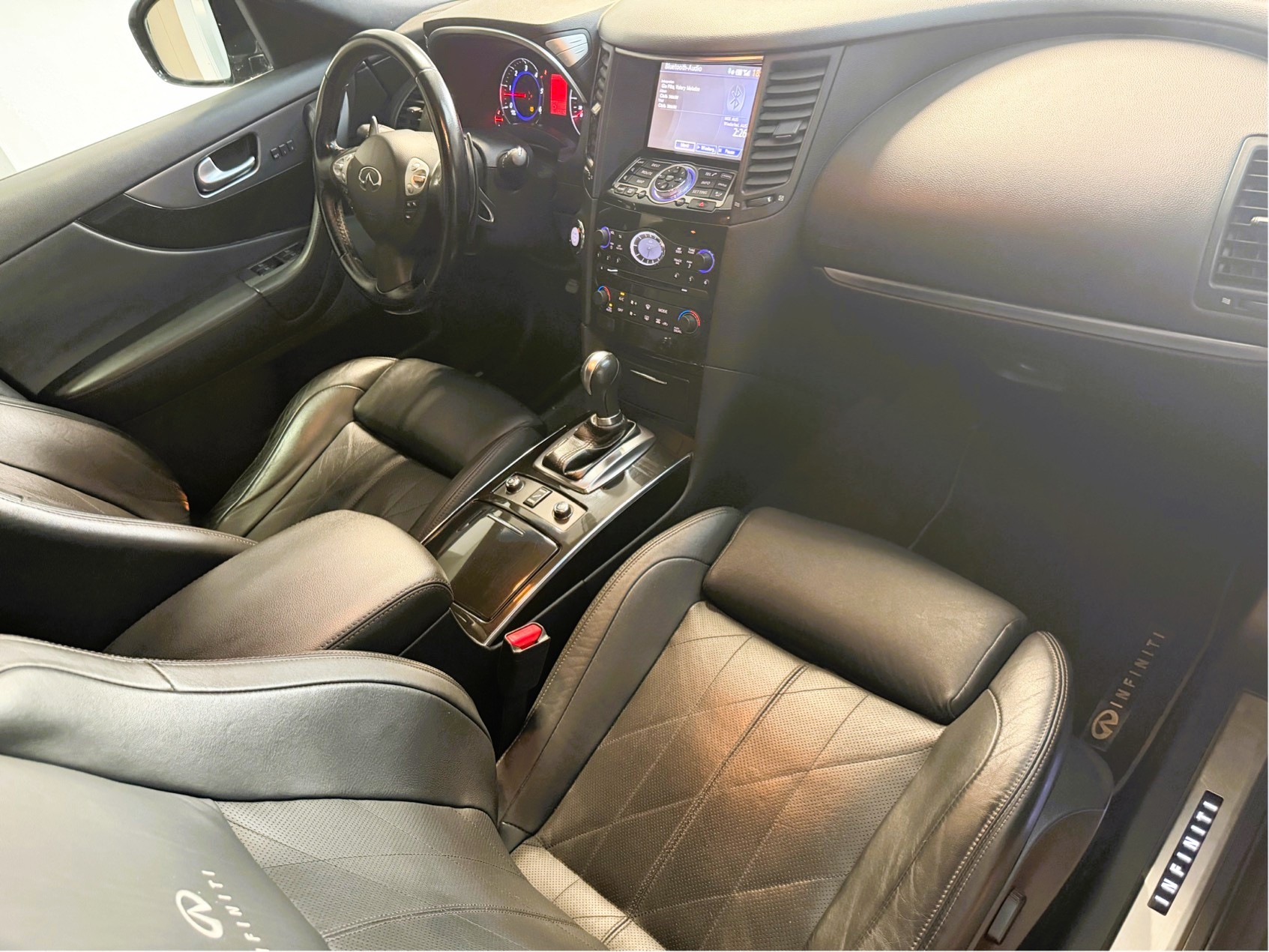 INFINITI FX30d S Premium AWD Automatic-image-10