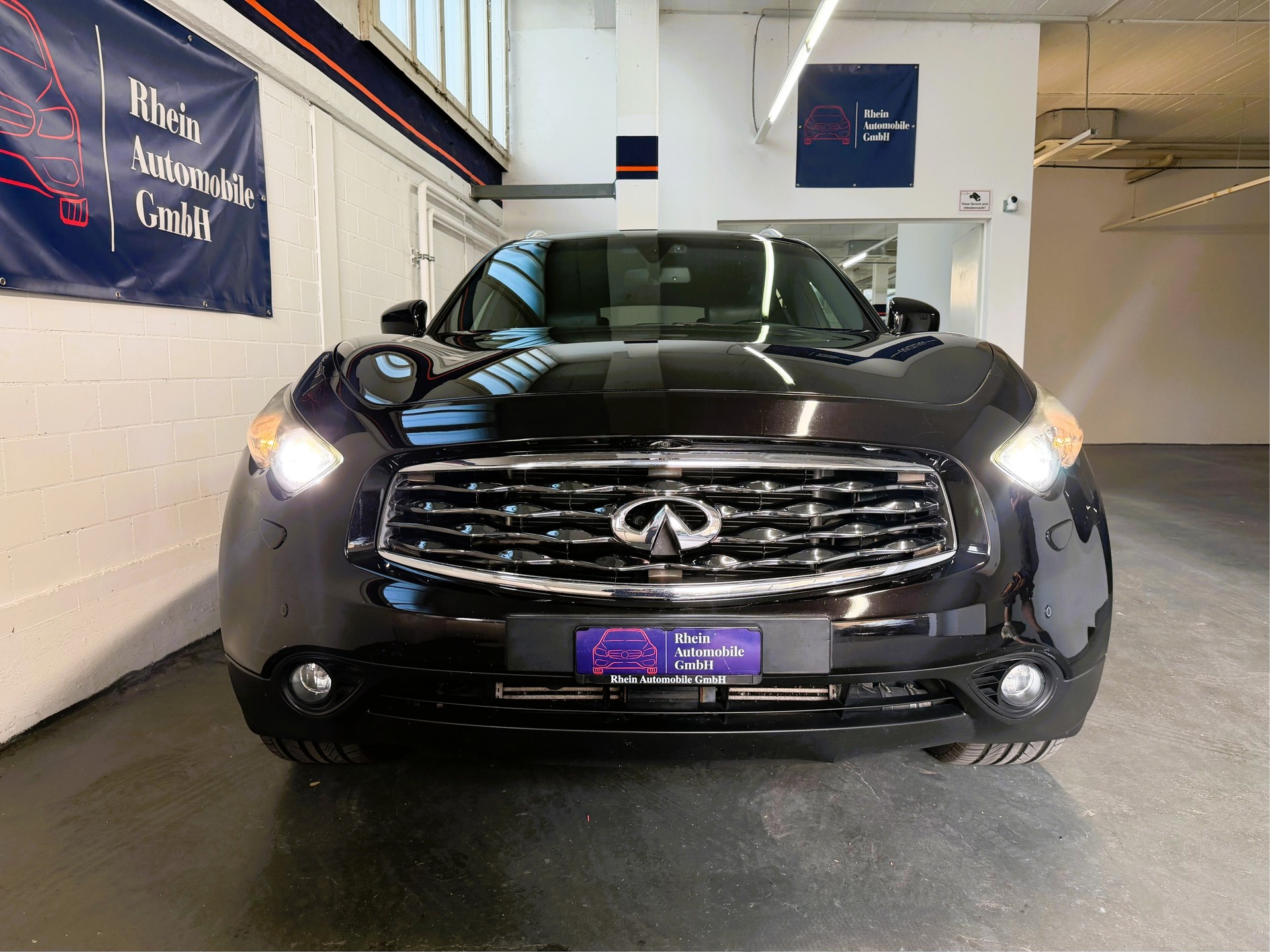 INFINITI FX30d S Premium AWD Automatic-image-1