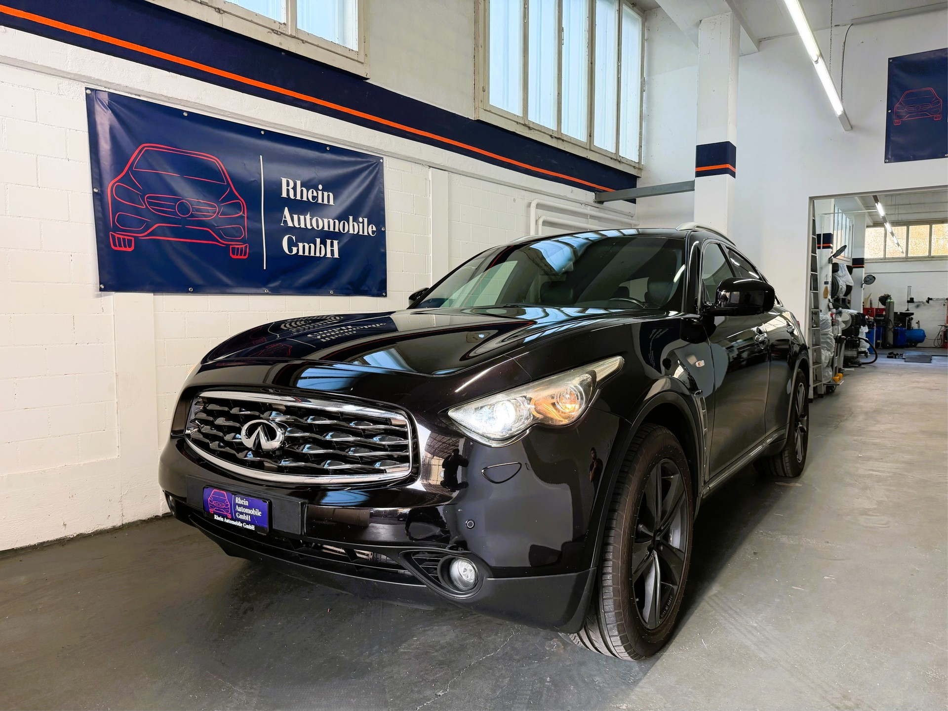 INFINITI FX30d S Premium AWD Automatic-image-0