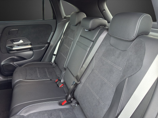 MERCEDES-BENZ GLA 250 4Matic Swiss Star-image-9