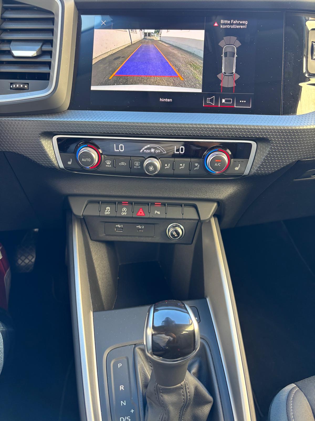 AUDI A1 Sportback 30 TFSI S-tronic-image-12